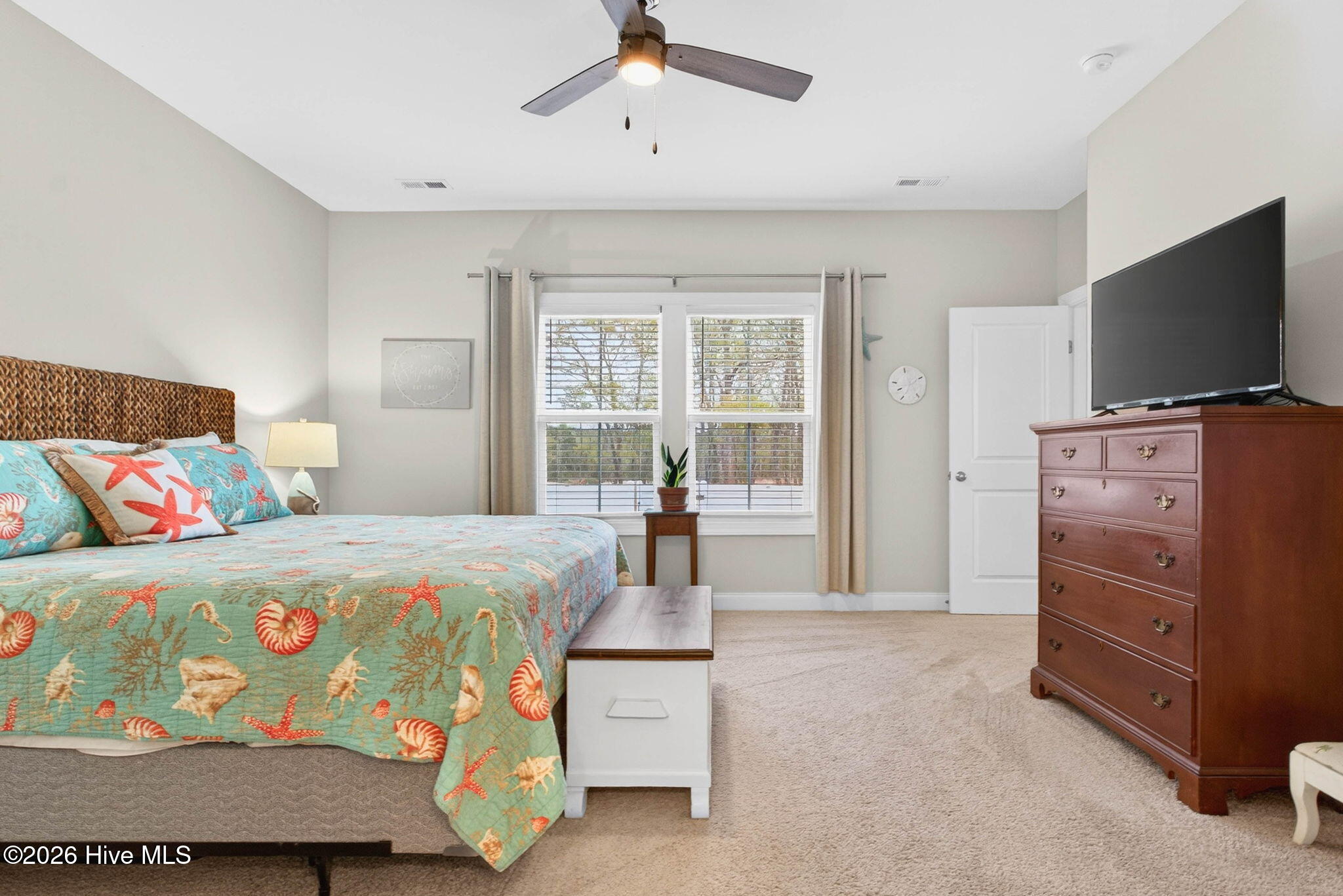 100564631 | Photo 25