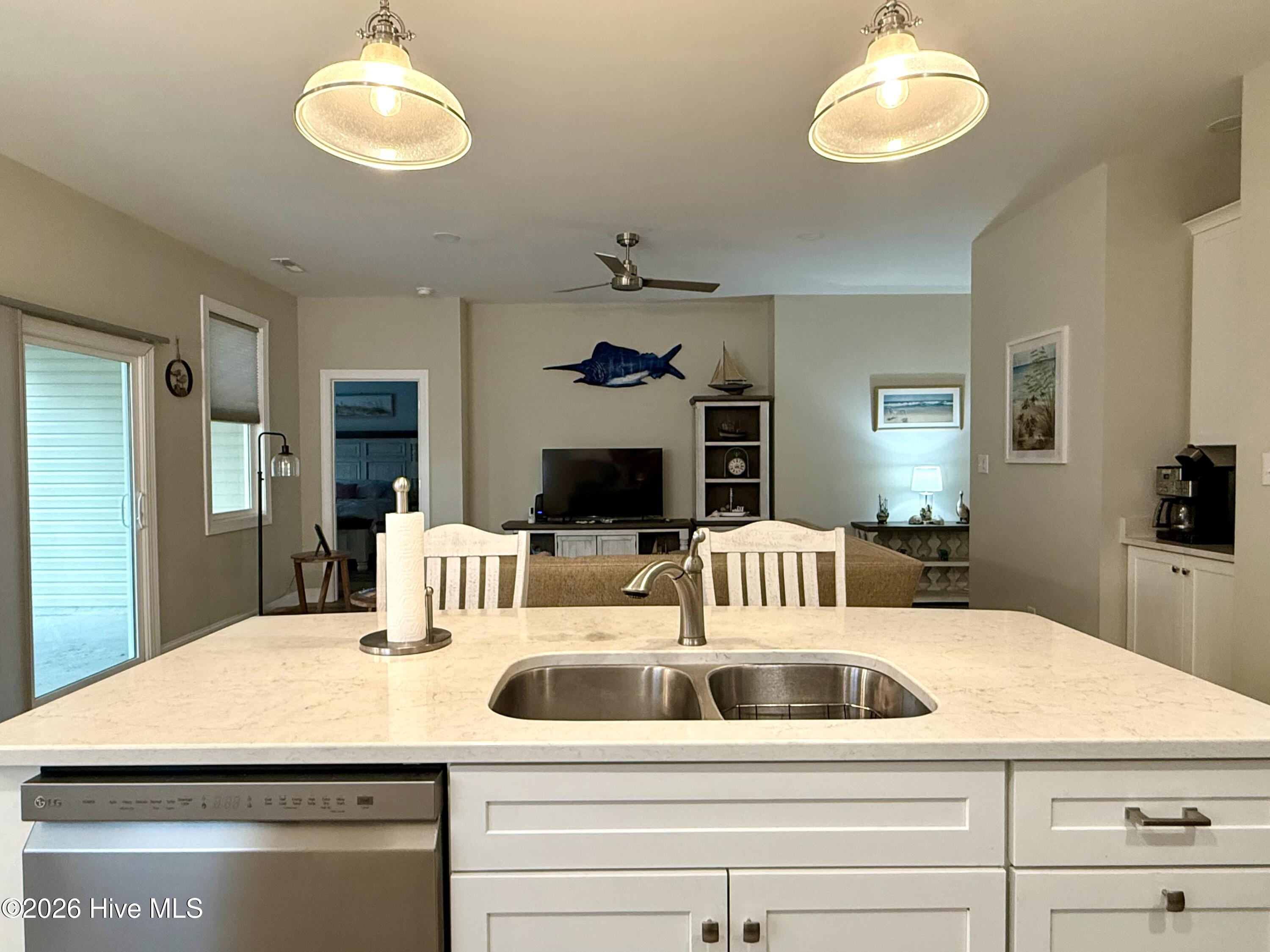 100 Evergreen Lane,Pine Knoll Shores