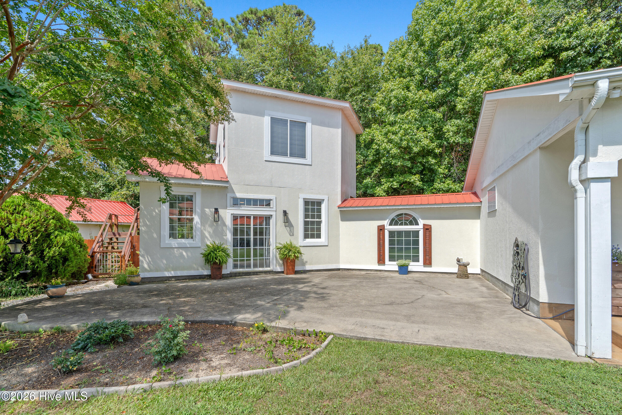 100548426 | Photo 31