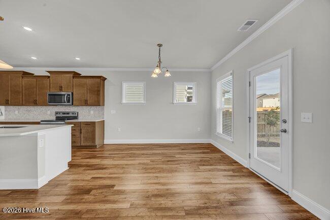 100549094 | Photo 18