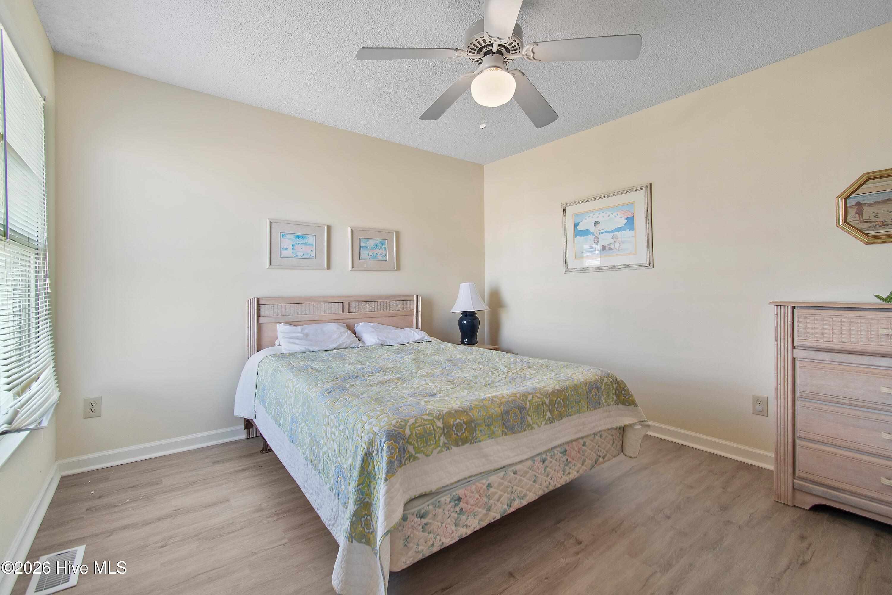 100558729 | Photo 19