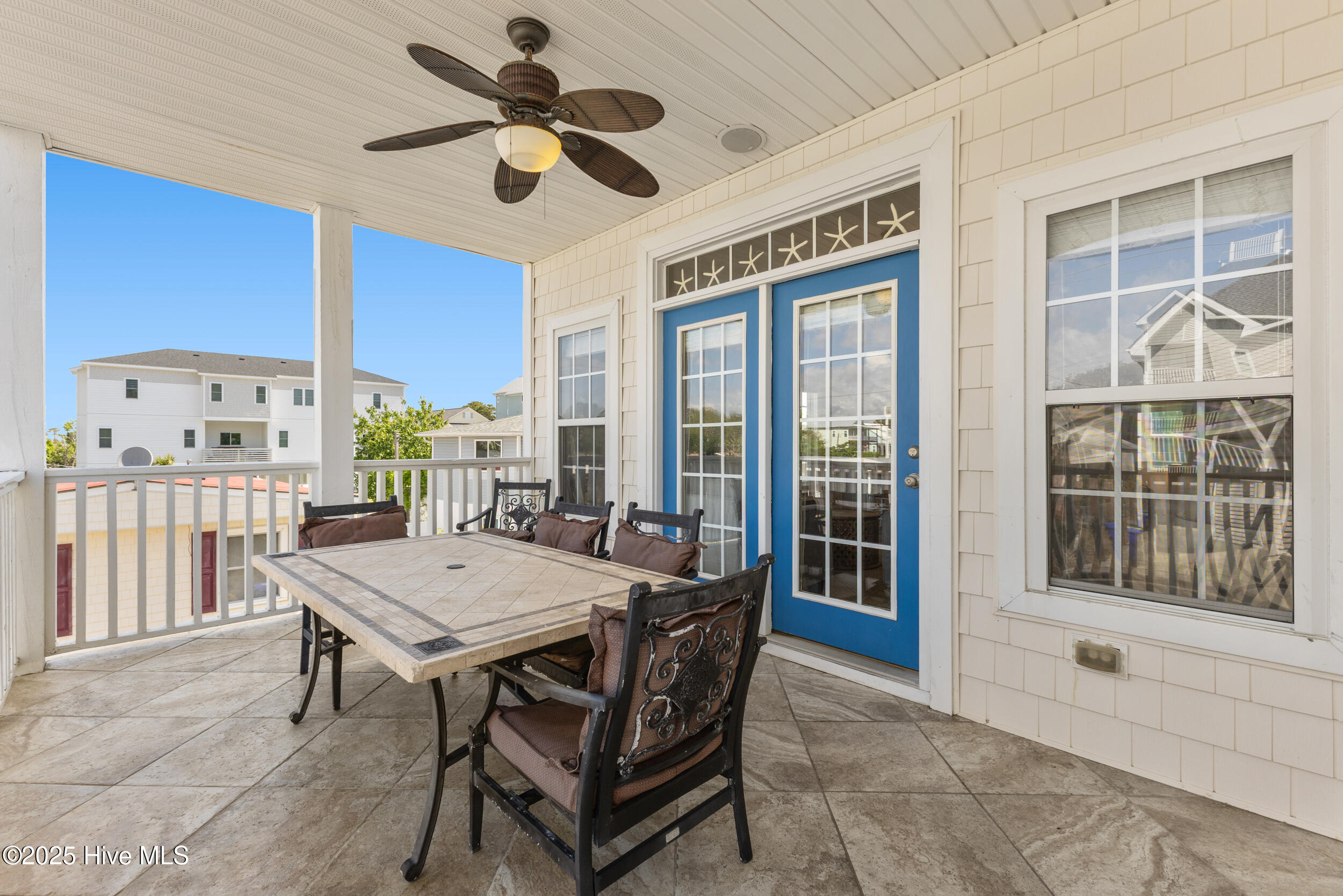 100506404 | Photo 16