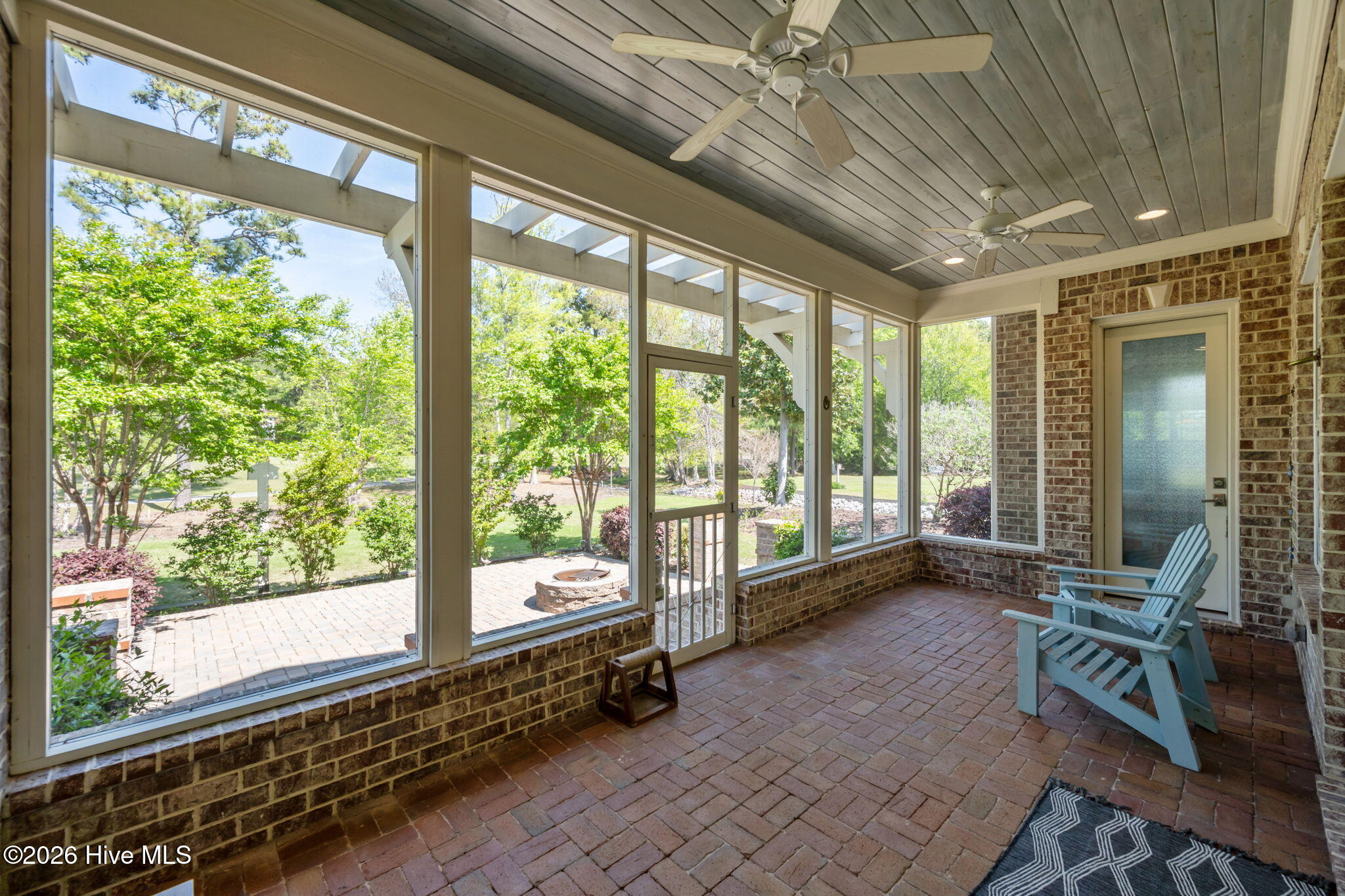 100554318 | Photo 54