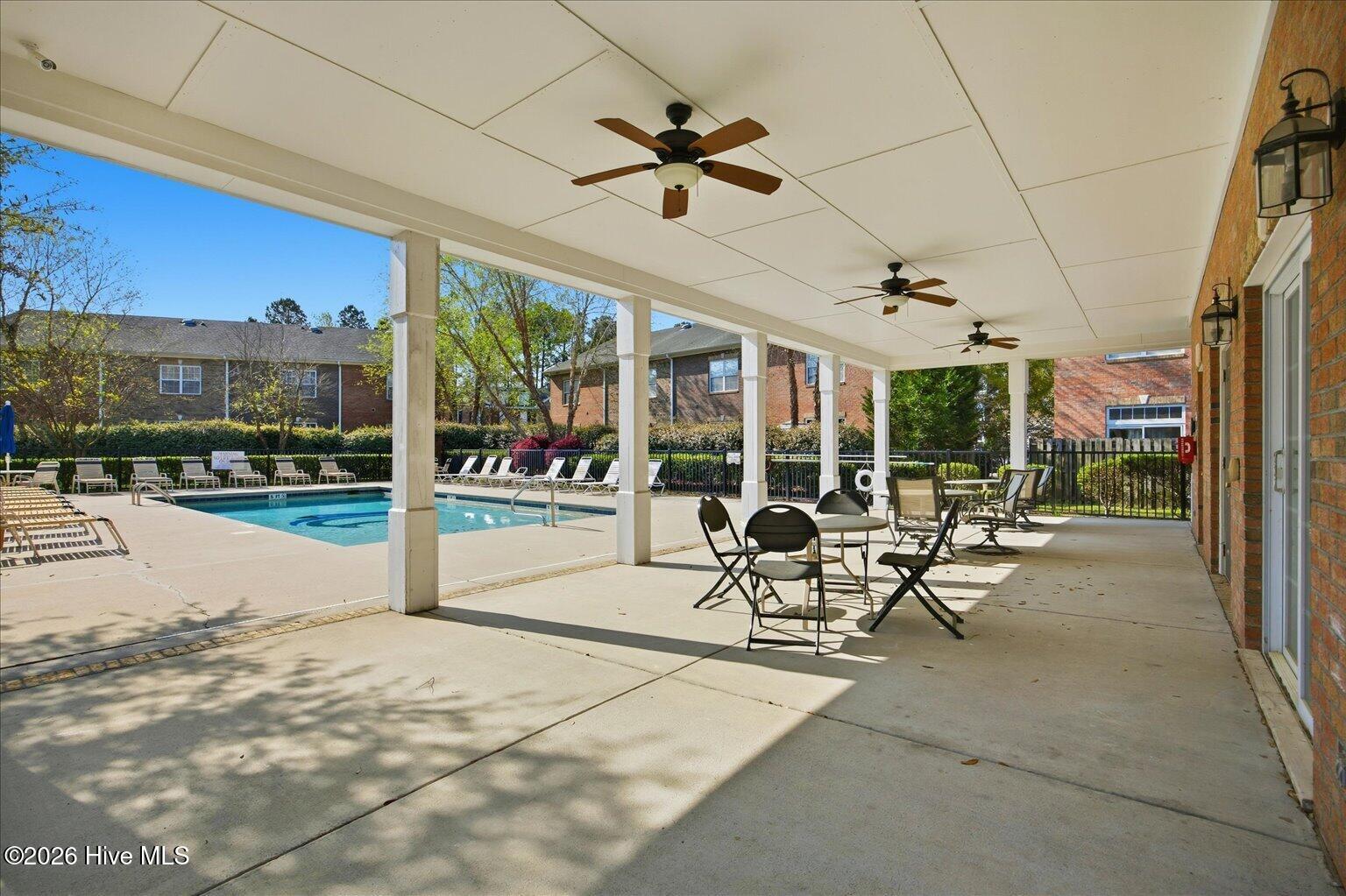 100563143 | Photo 23