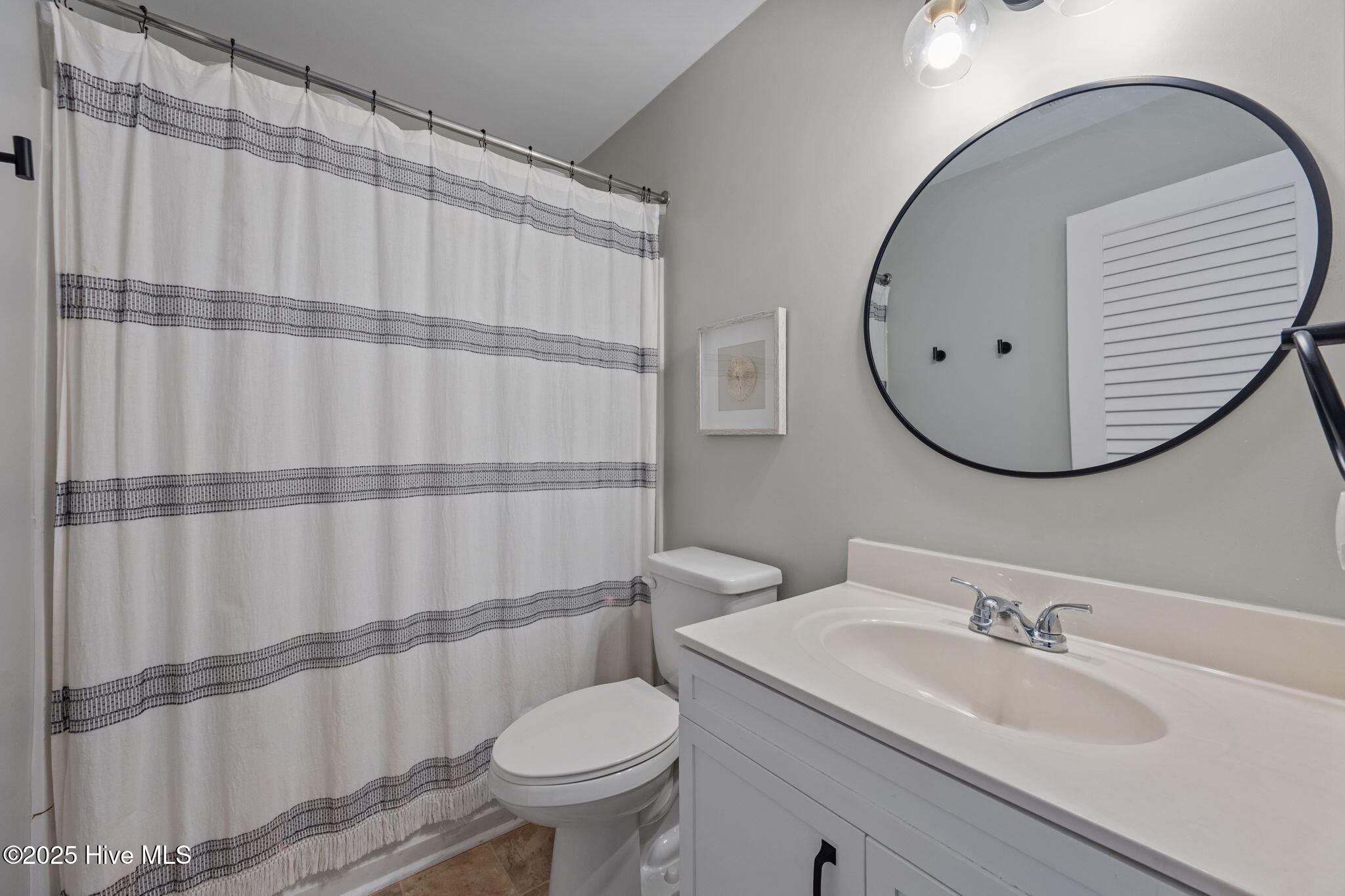 100536613 | Photo 17