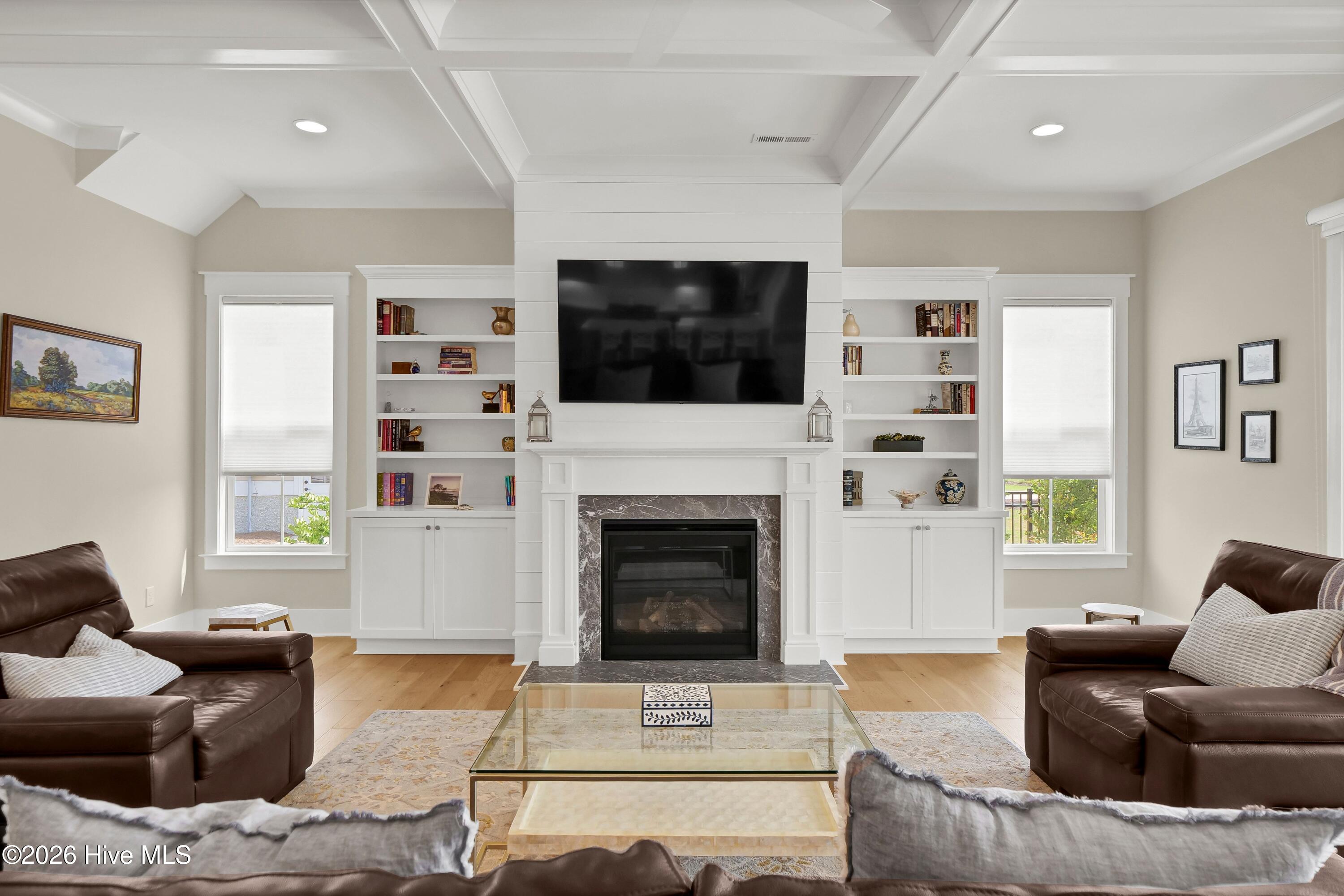 100566298 | Photo 16