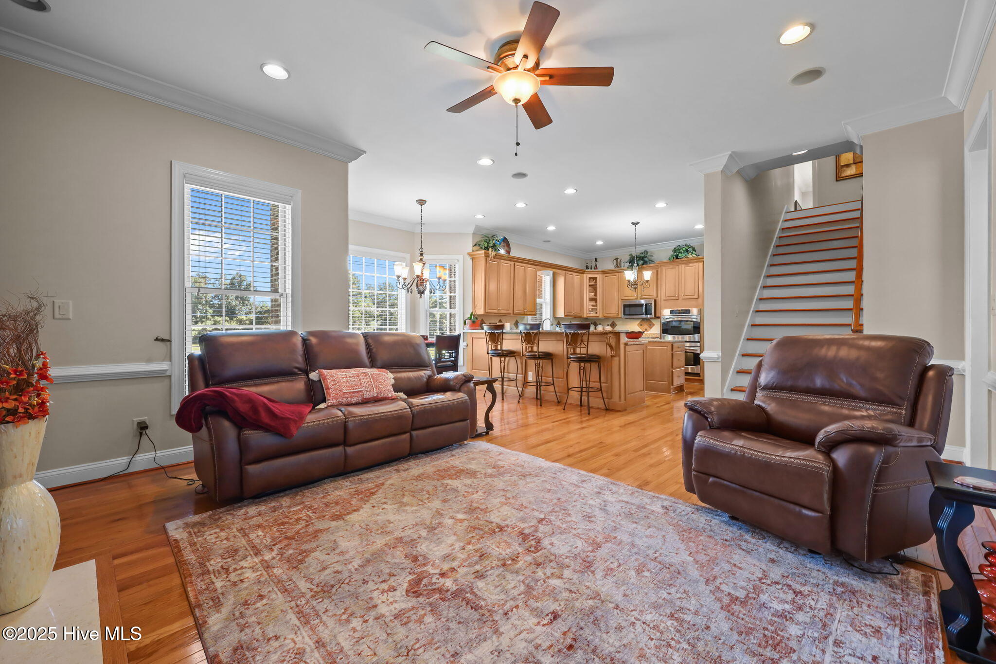 100529119 | Photo 28