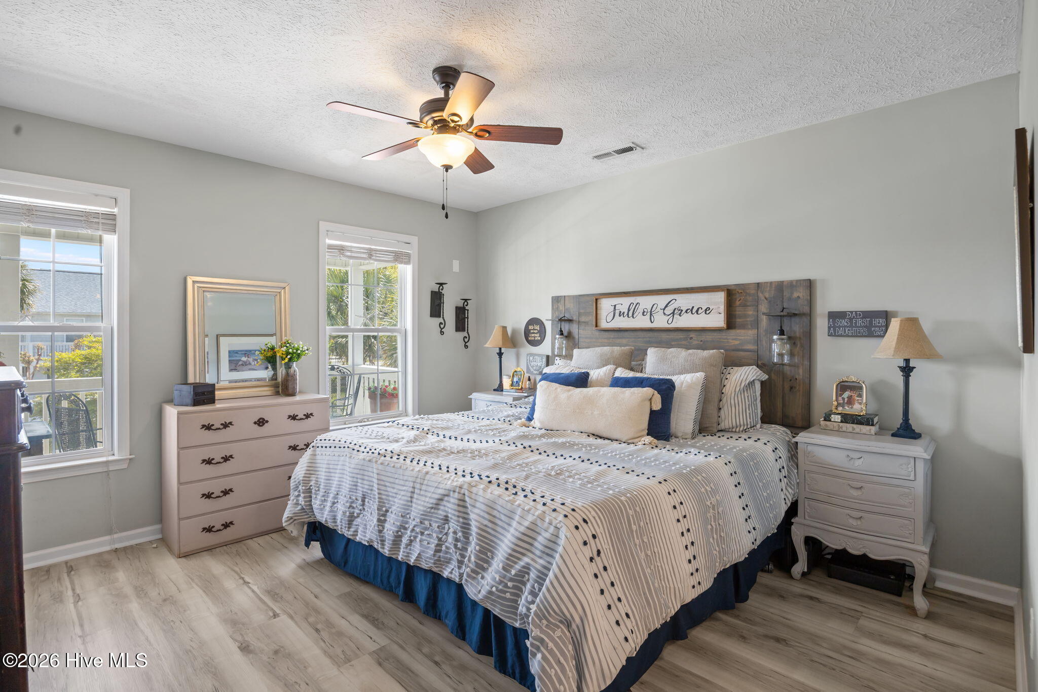 100566425 | Photo 15