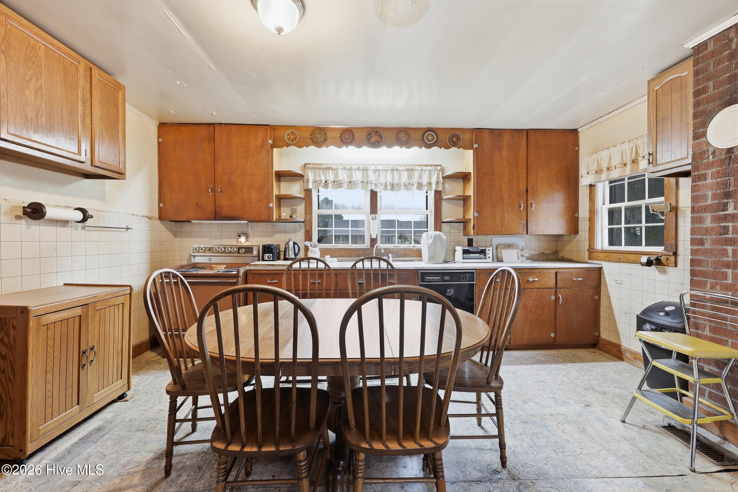 Homes for sale in Elizabeth City, NC | 2407 Peartree Rd, Elizabeth City, NC 27909 | MLS# 100557204