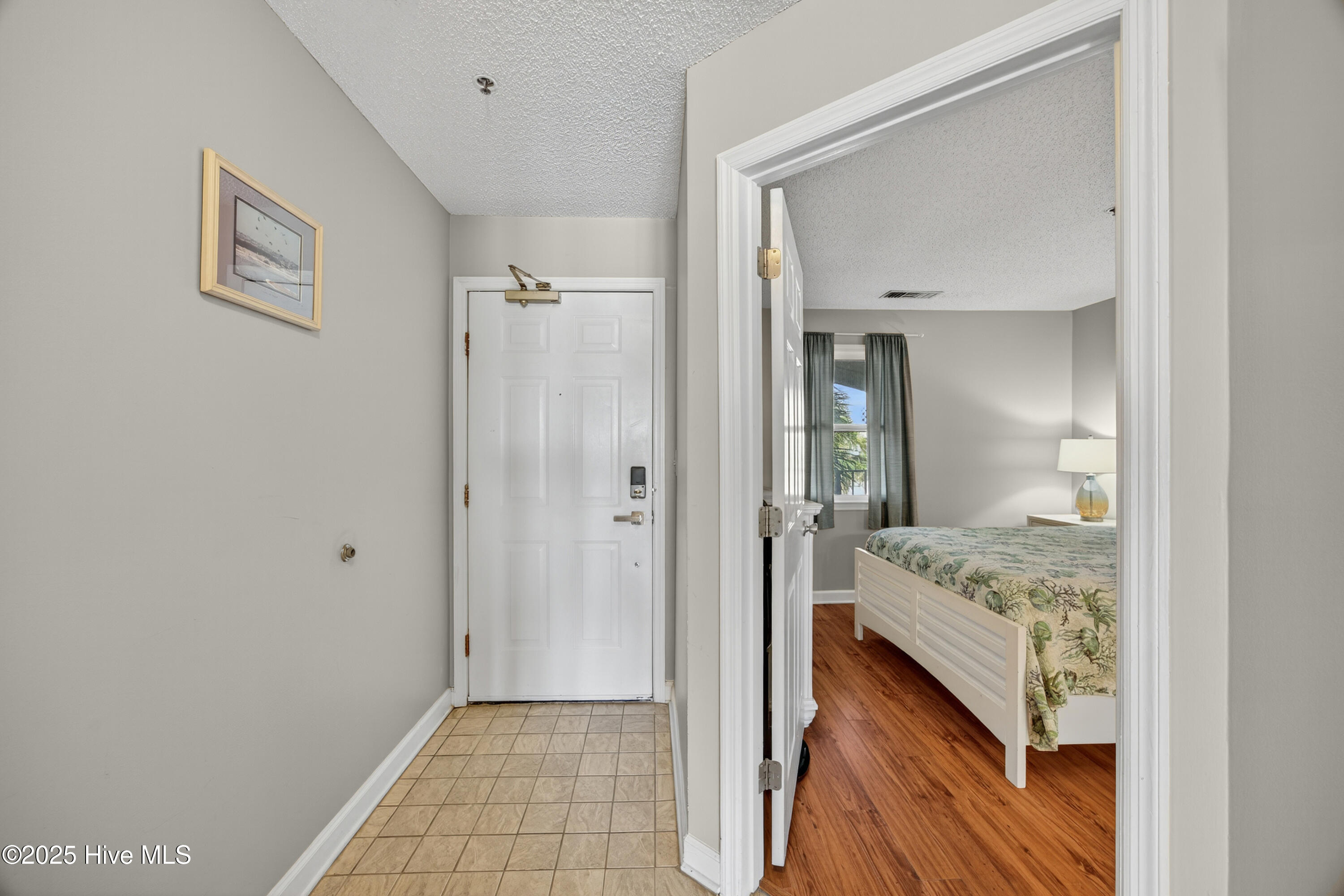 100536747 | Photo 12