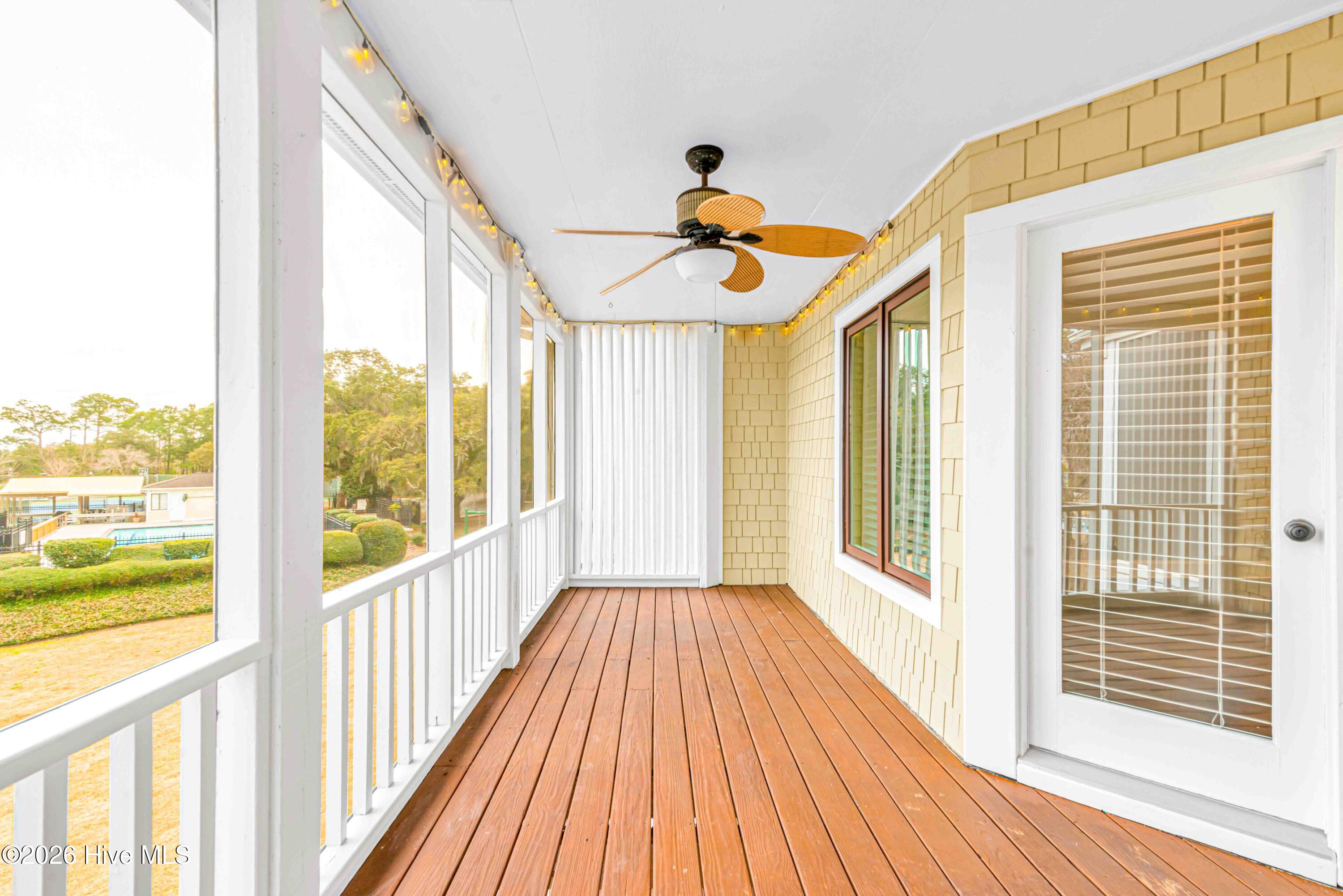 100555941 | Photo 45