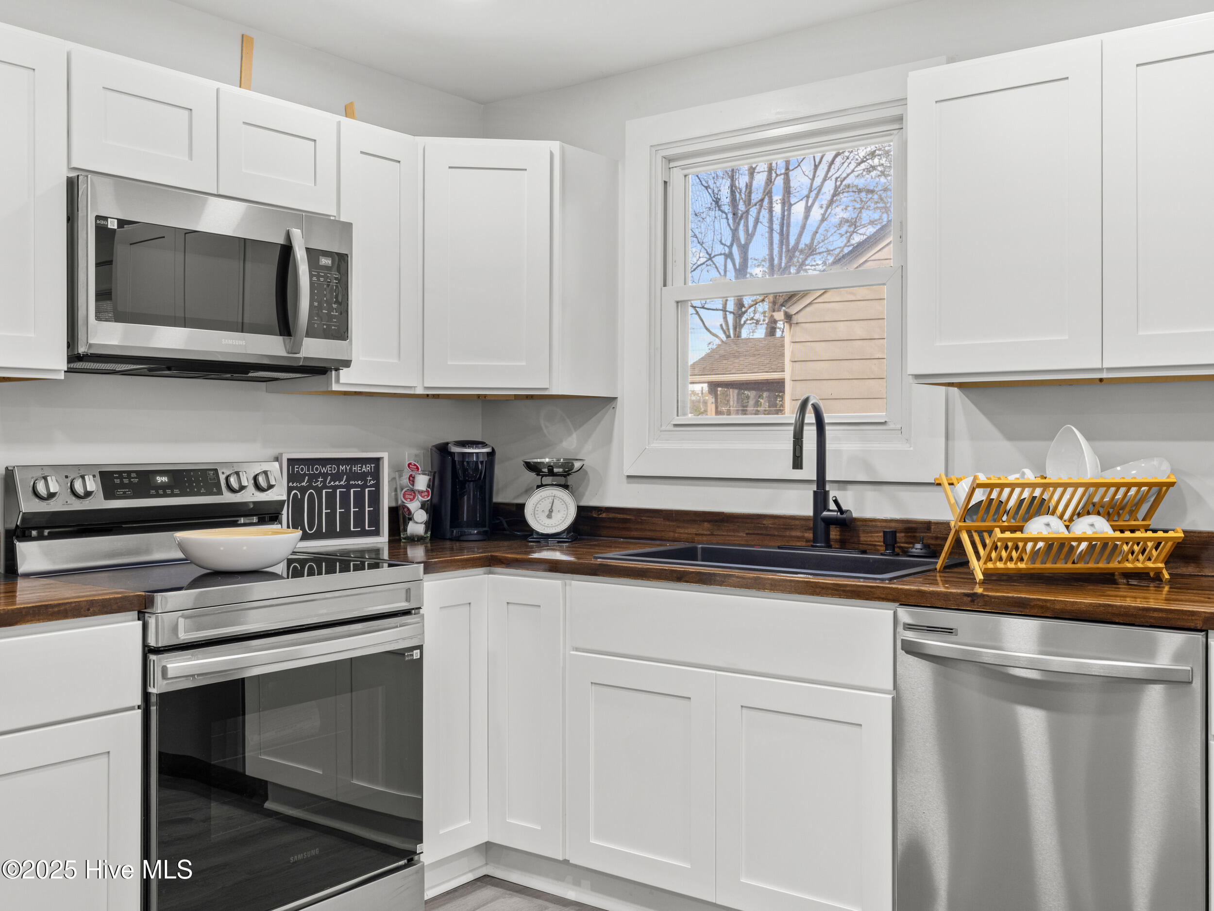 100545039 | Photo 15