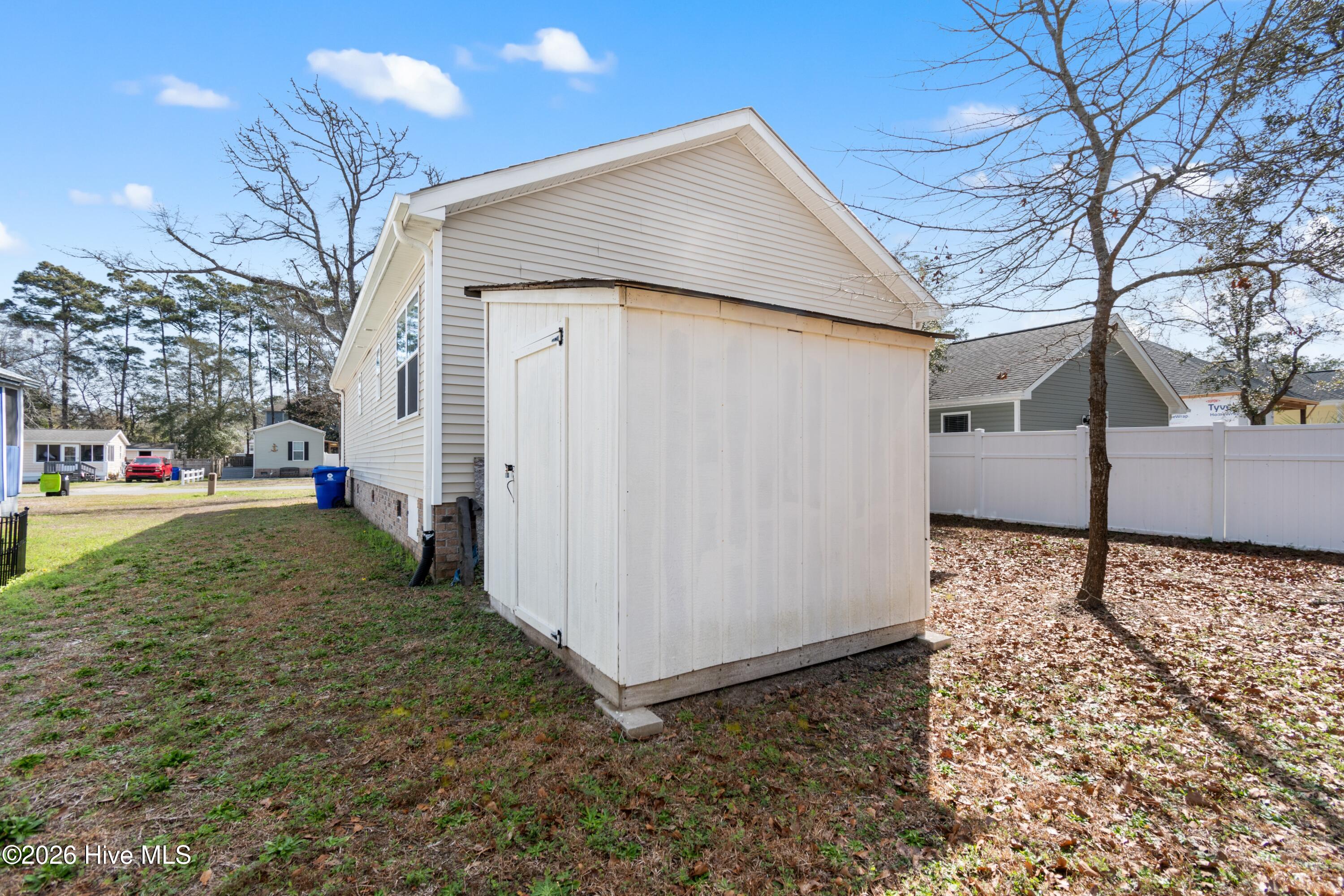 100558691 | Photo 26