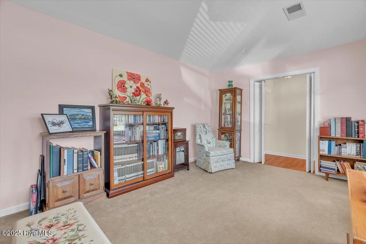 100542832 | Photo 13