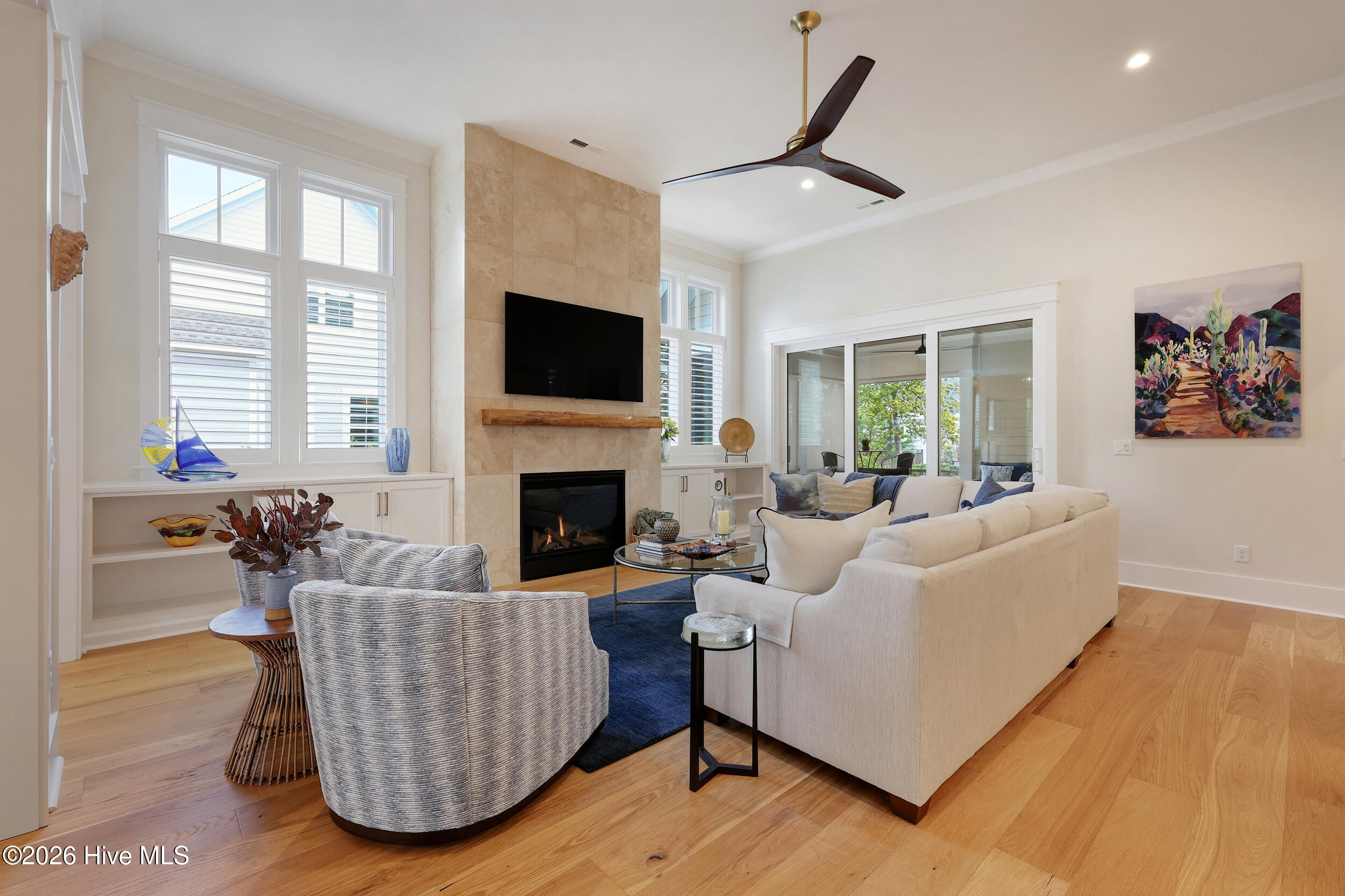 100566937 | Photo 14