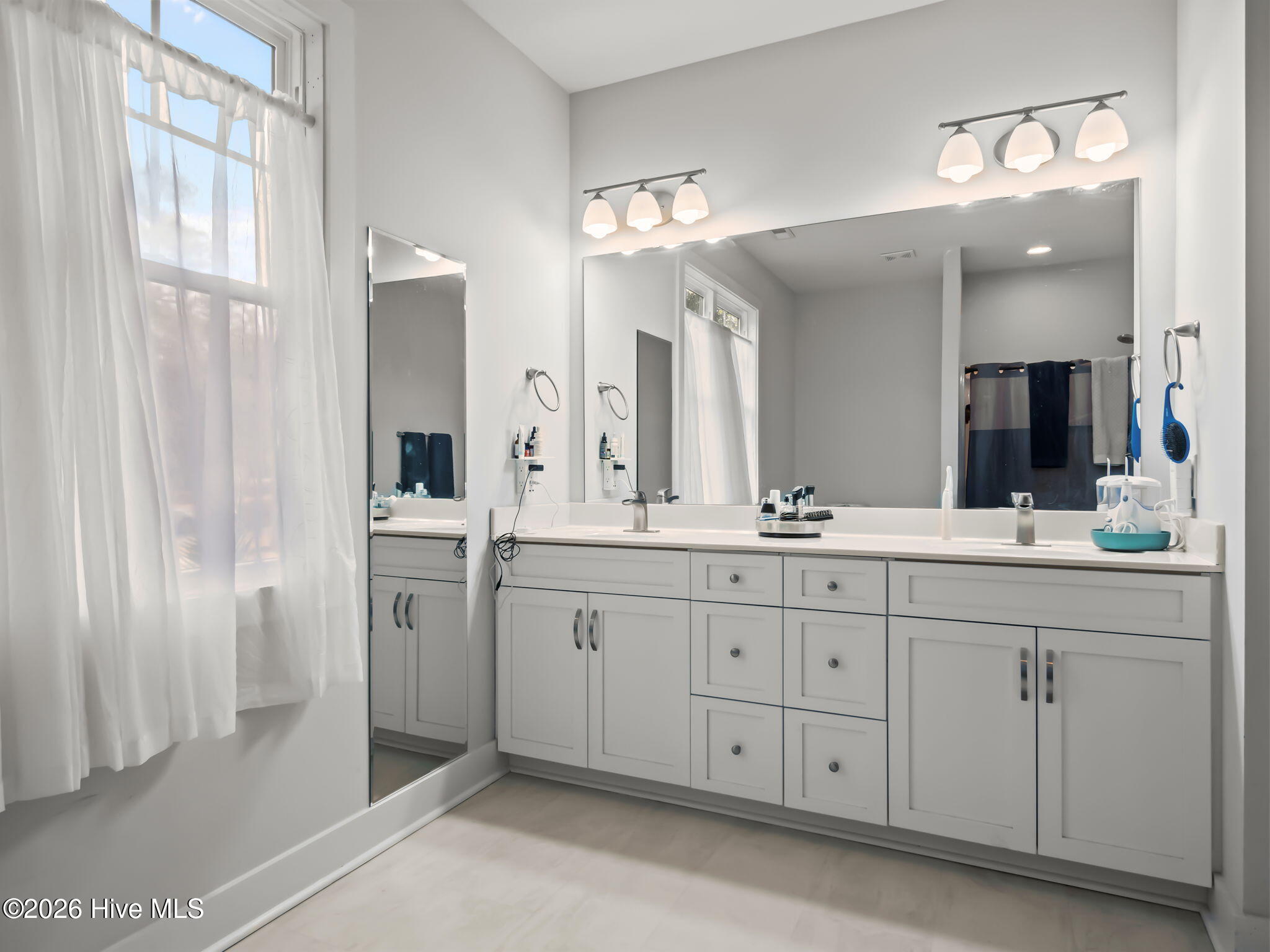 100547615 | Photo 22