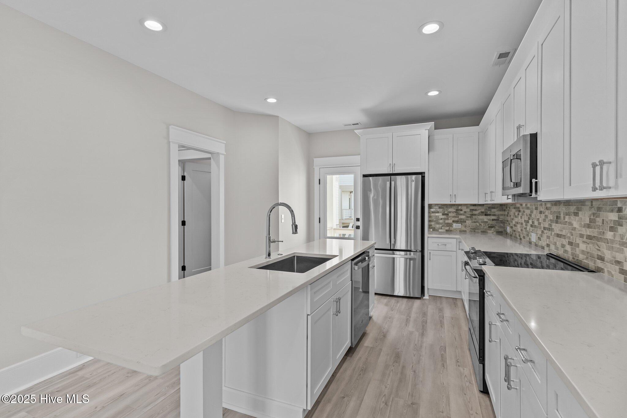 100489712 | Photo 10