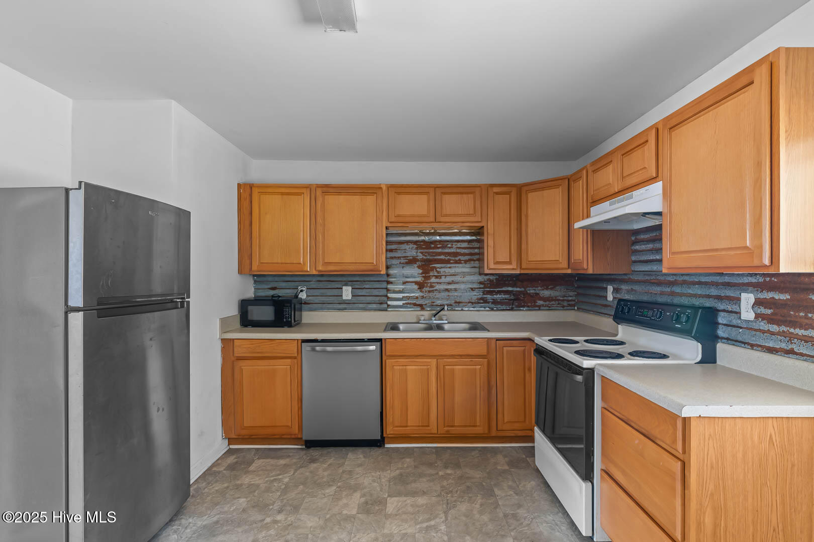 100529573 | Photo 12