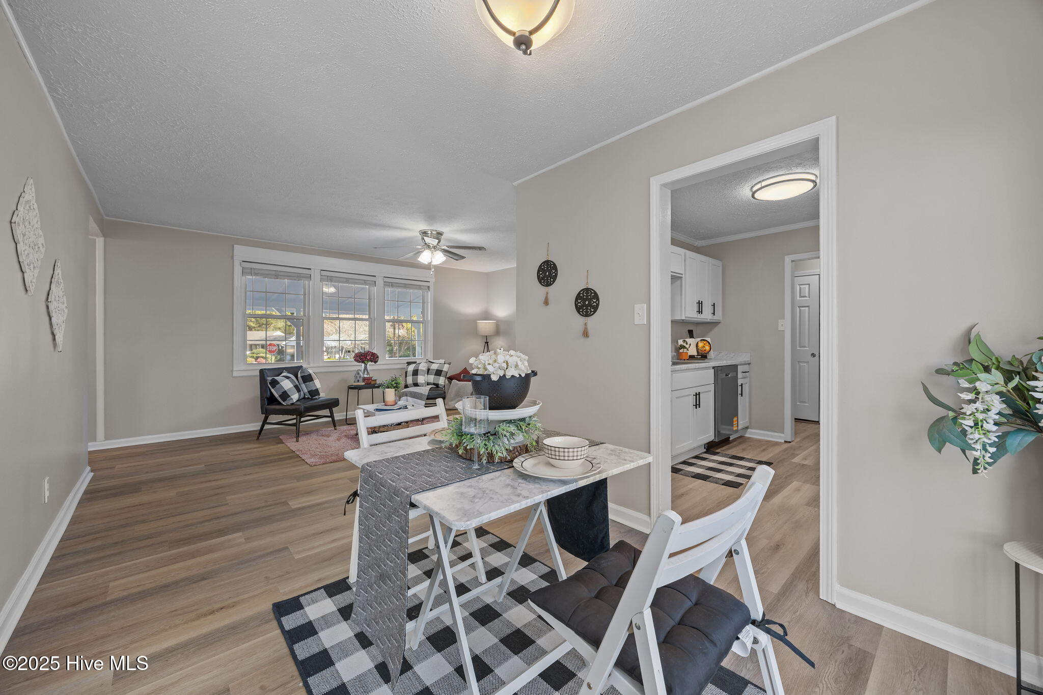 100543072 | Photo 10