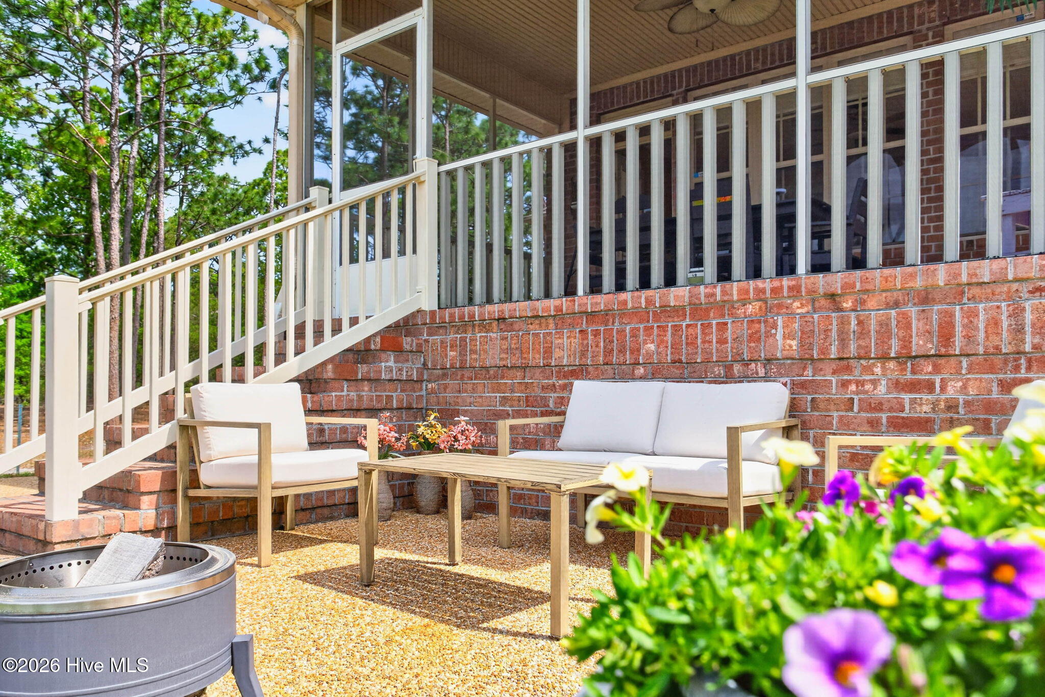 100569405 | Photo 27