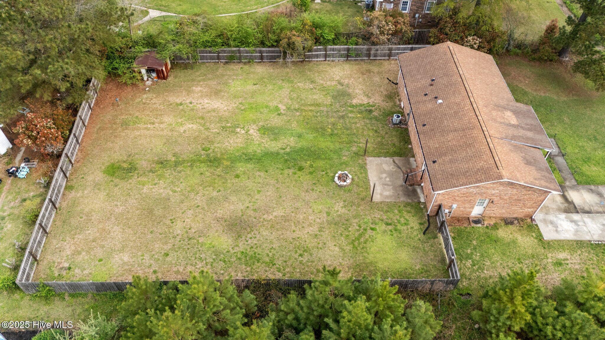 250 Ernest Gurganus Road, Jacksonville, NC 28540 – photo 6: 8-web-or-mls-DJI_20250403103524_0086_D