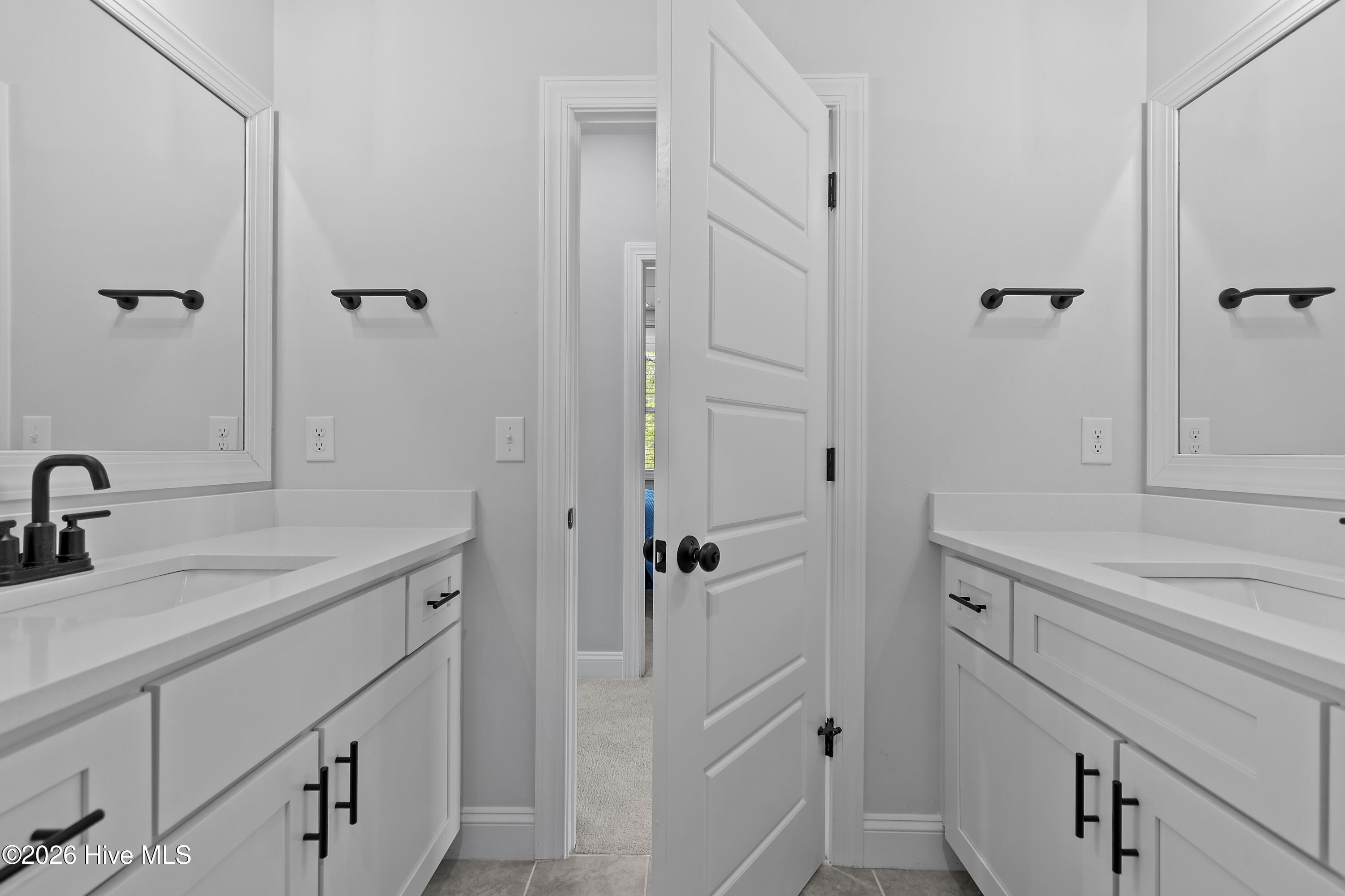 100565017 | Photo 42