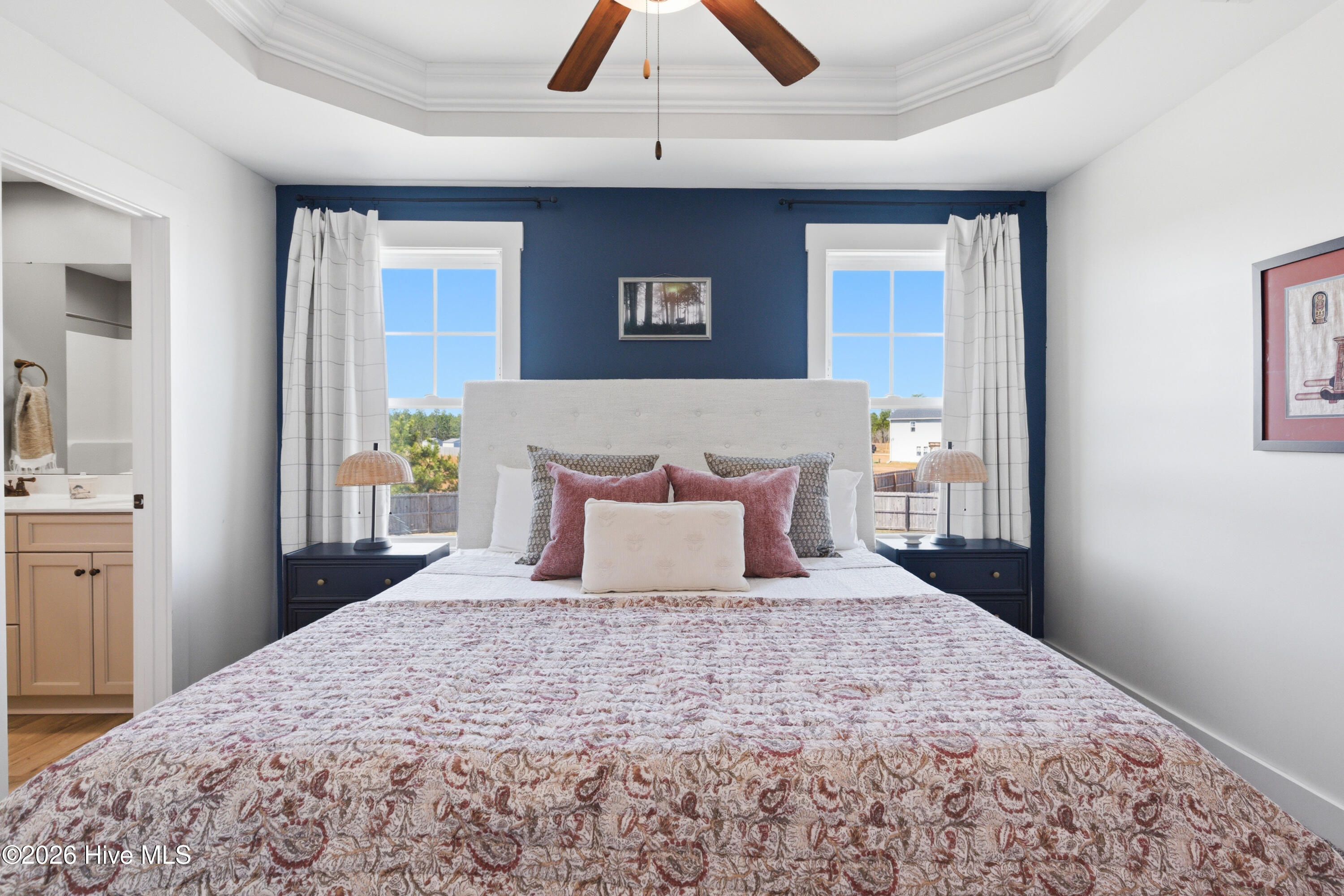 100562643 | Photo 21