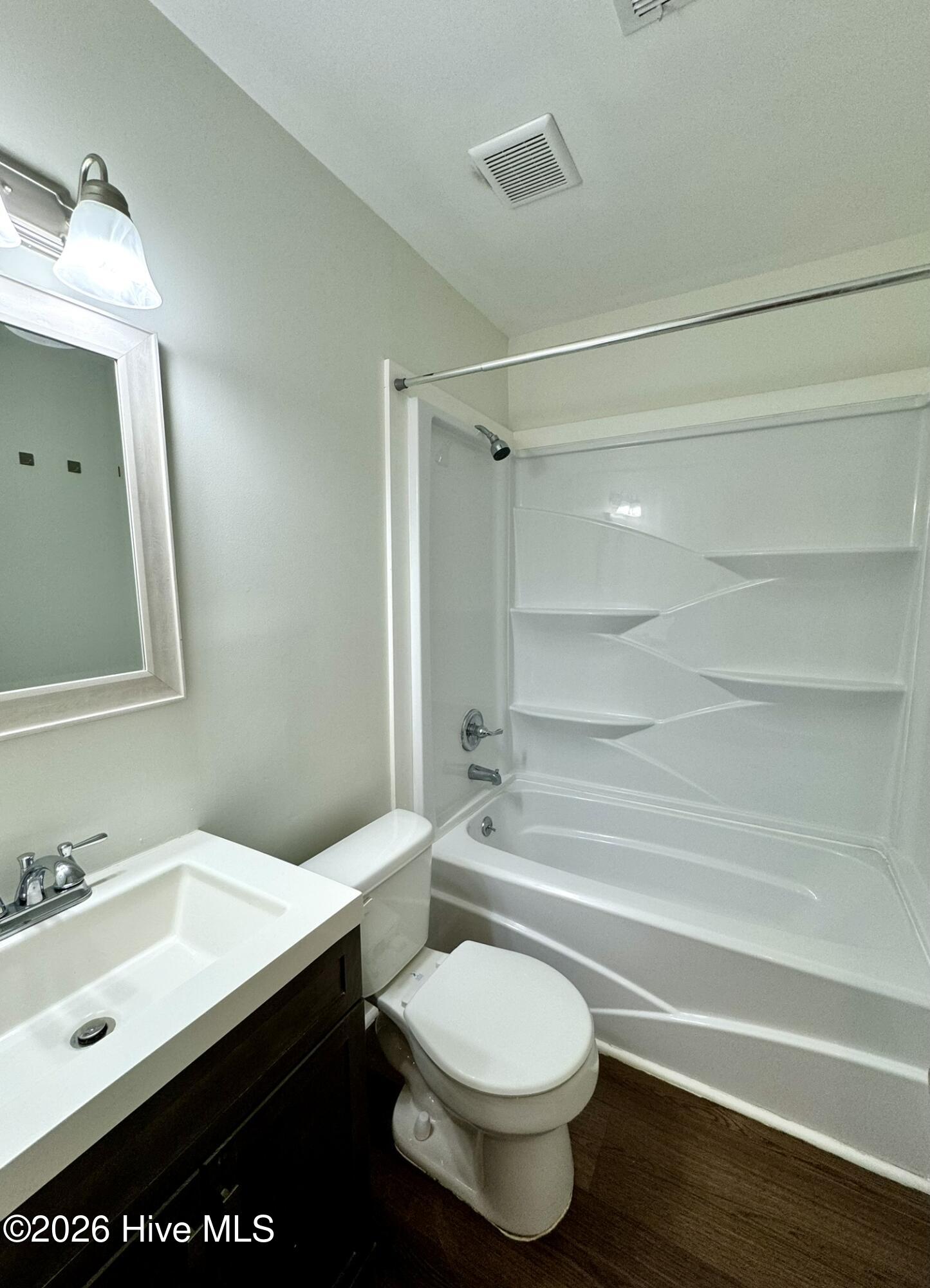 100548301 | Photo 21