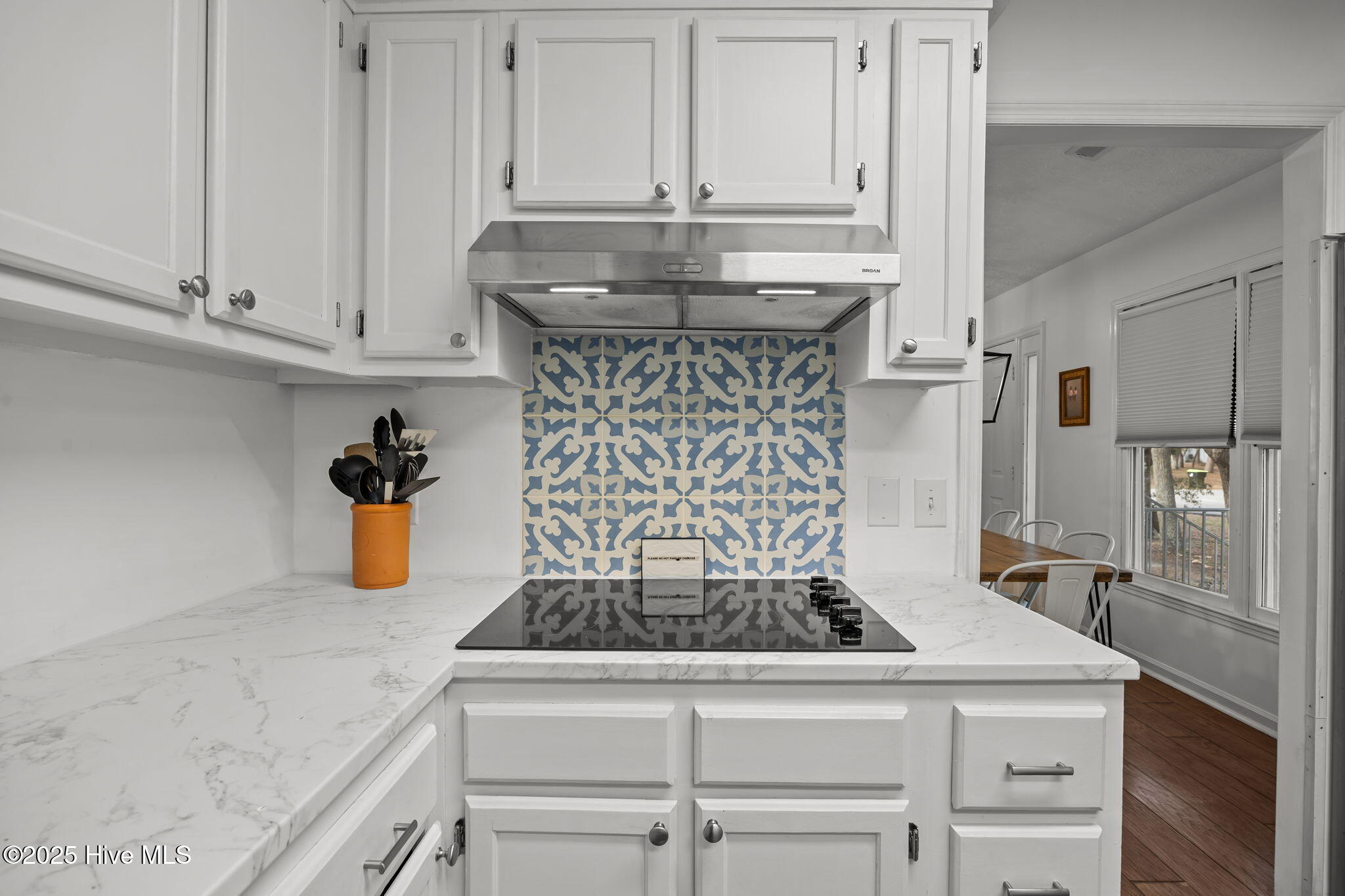 100522613 | Photo 24