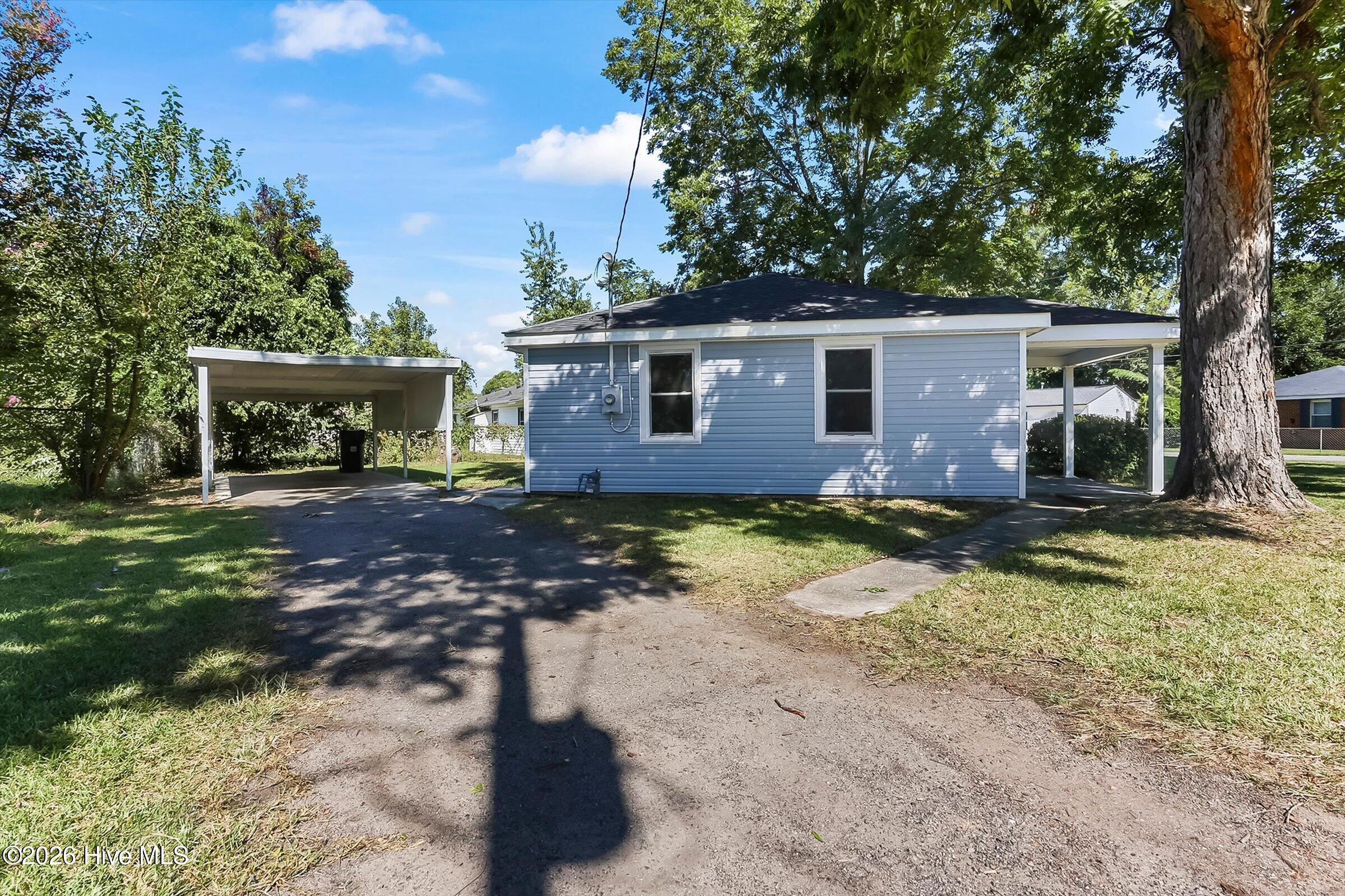 Photo 3 of Single family home for sale at 1302 Wallace St, Augusta, GA 30901 | MLS# 100604594 | Listing updated on 2026-09-18
