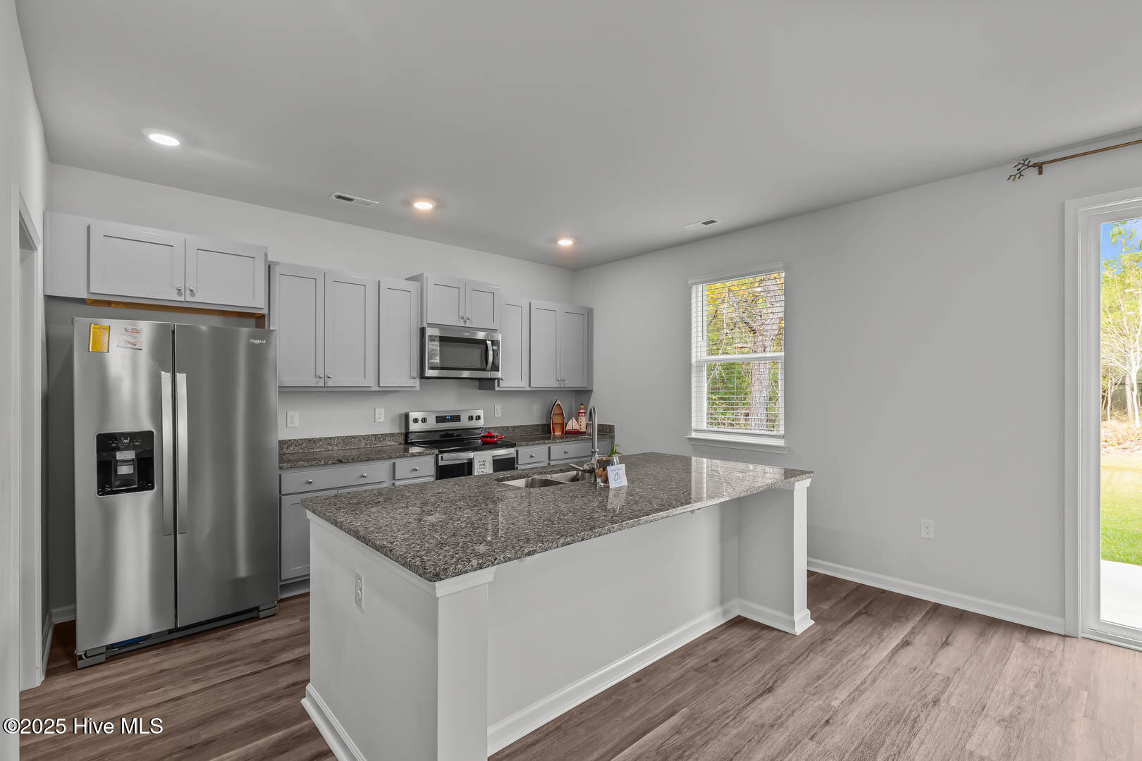 100538929 | Photo 15