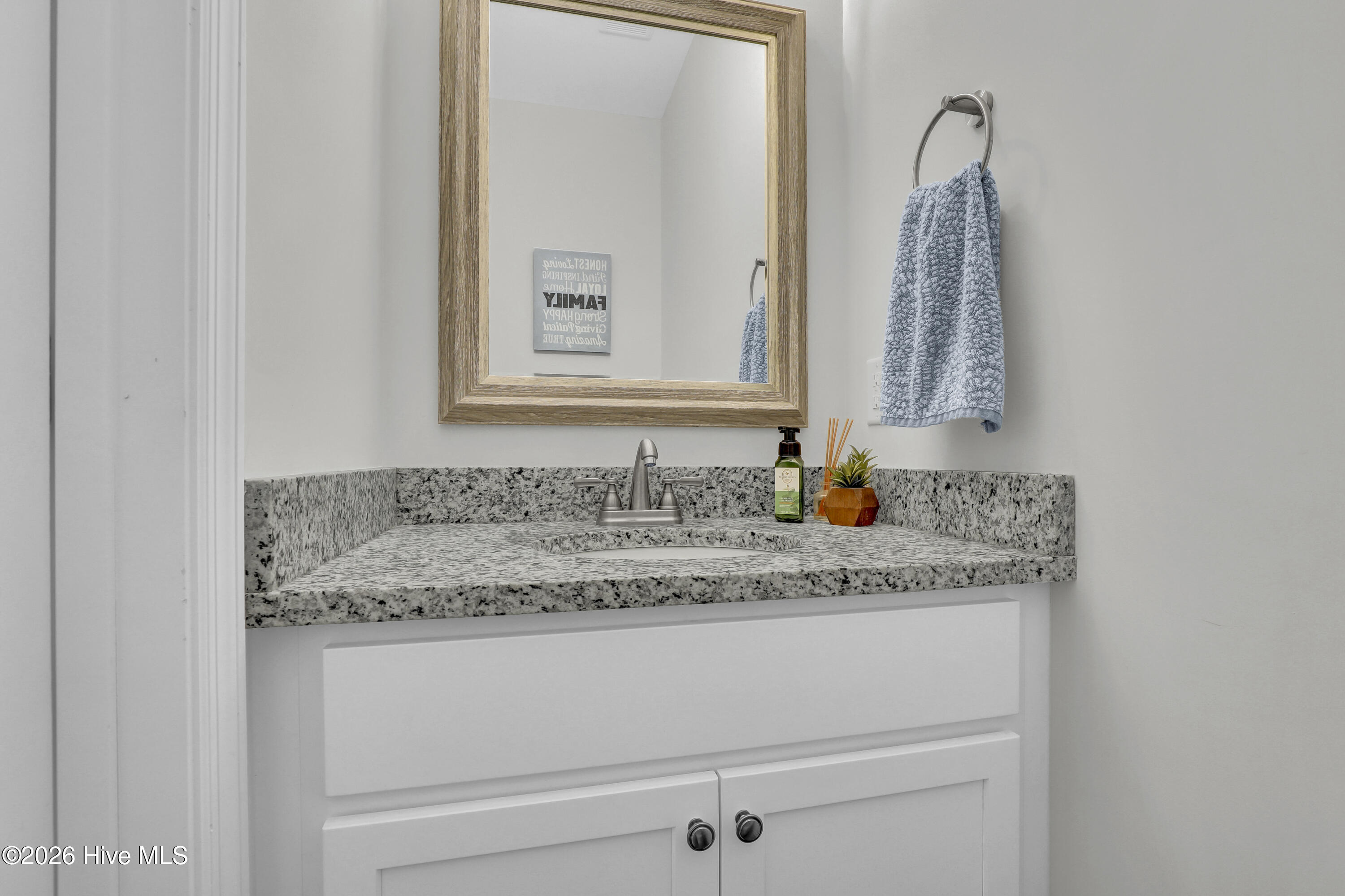 100565079 | Photo 11