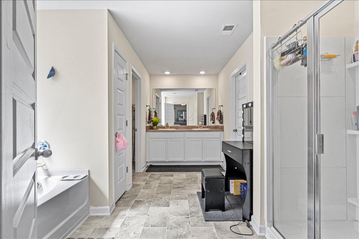 21-Owners Bathroom