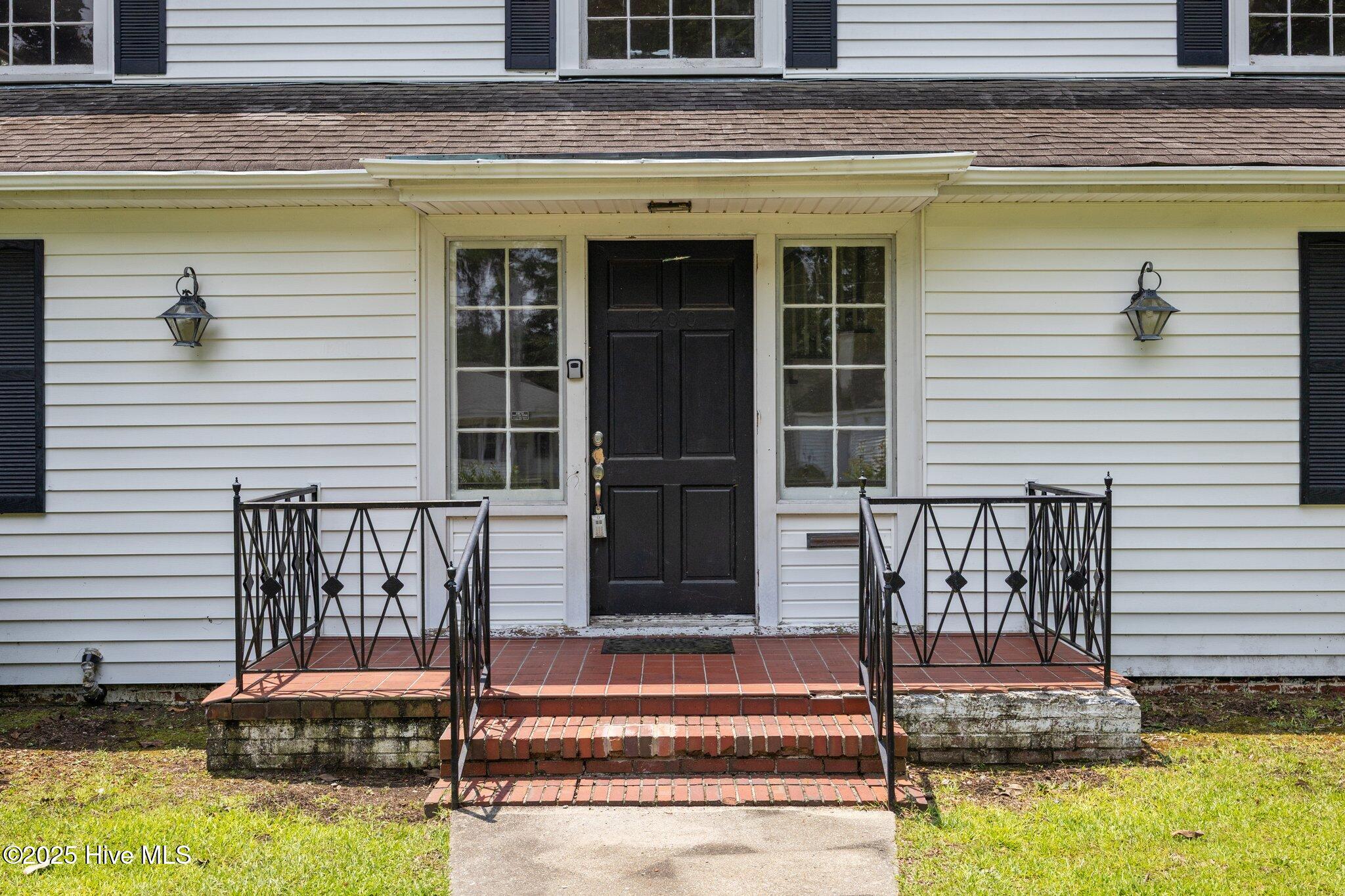 Homes for sale in Kinston, NC | 1200 W Lenoir Ave, Kinston, NC 28501 | MLS# 100515477