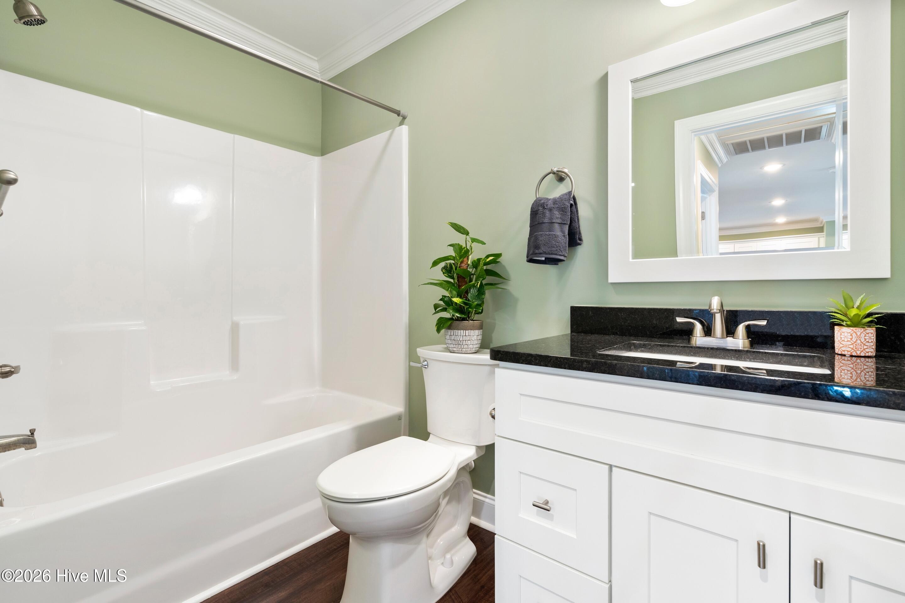 100548335 | Photo 21