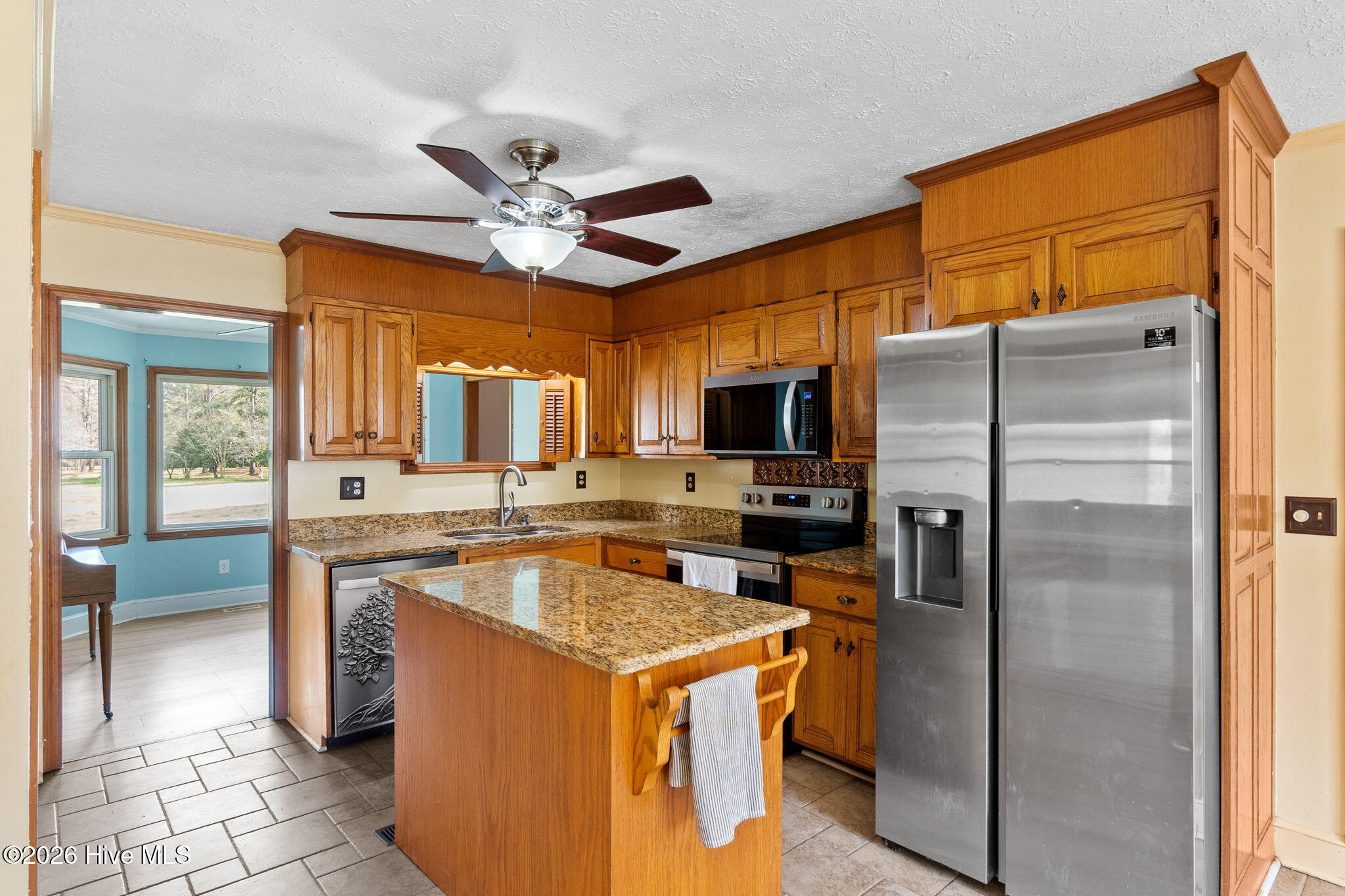 100560664 | Photo 11