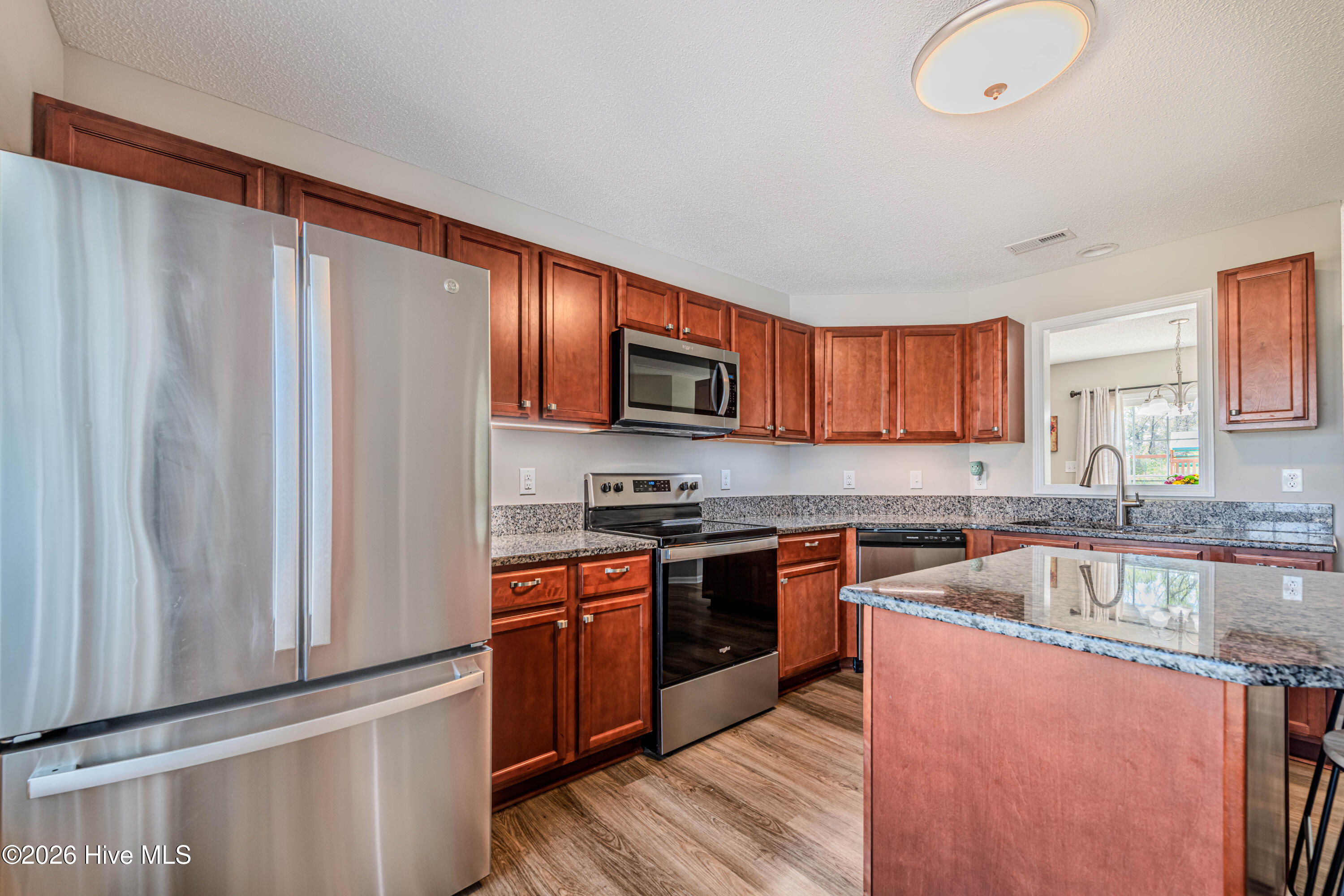 100565701 | Photo 17