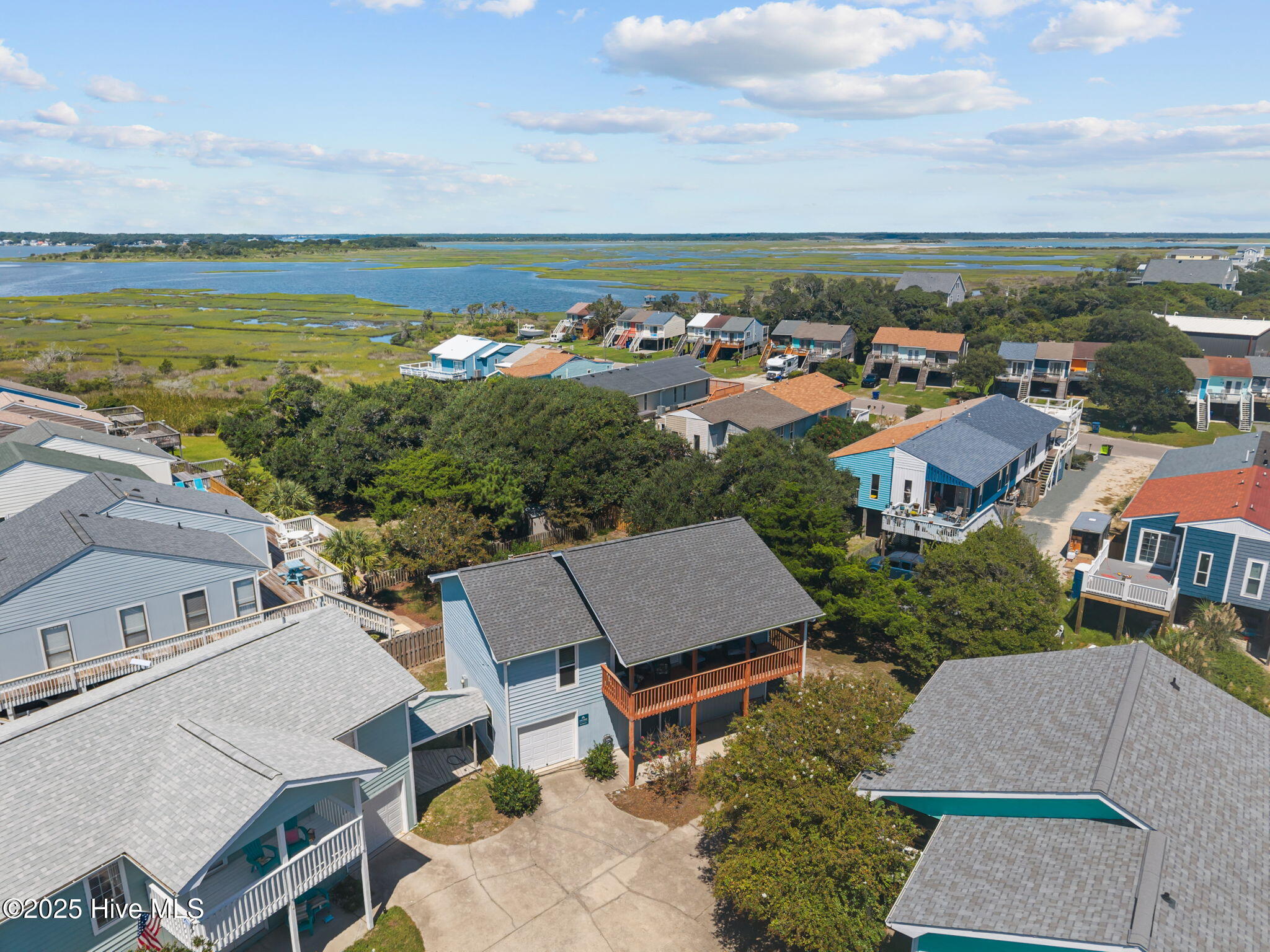 100528402 | Photo 43