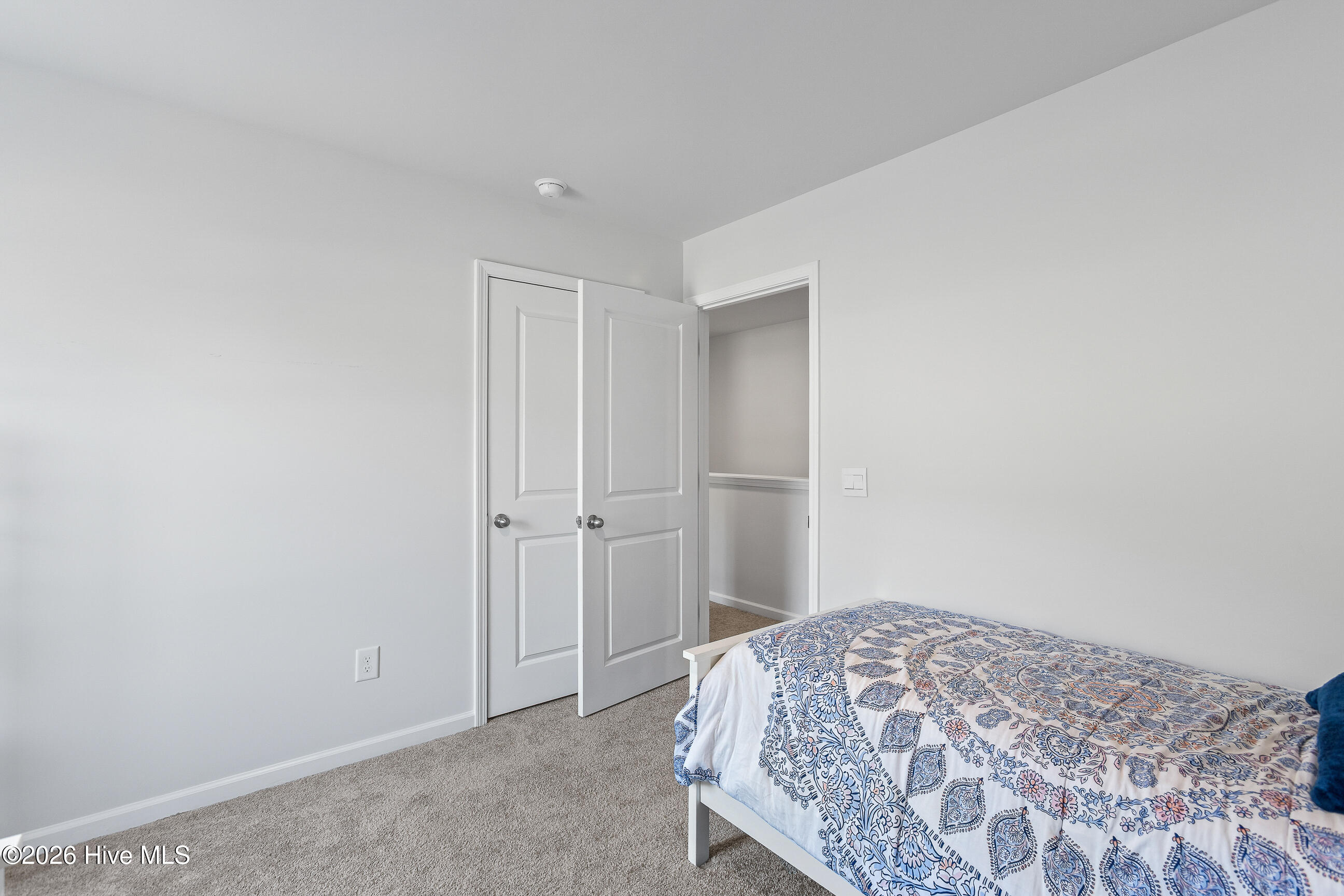 100558973 | Photo 25