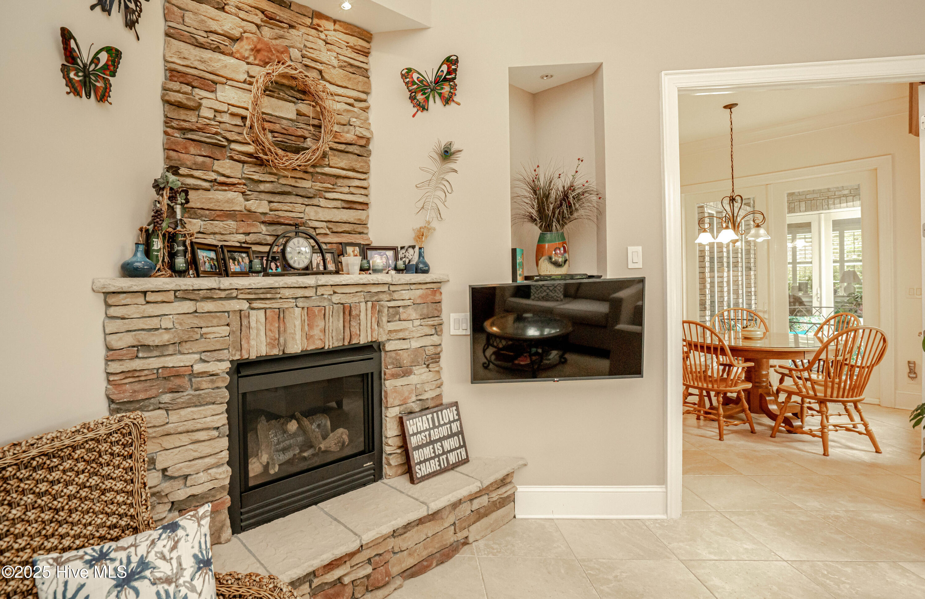 100549675 | Photo 33