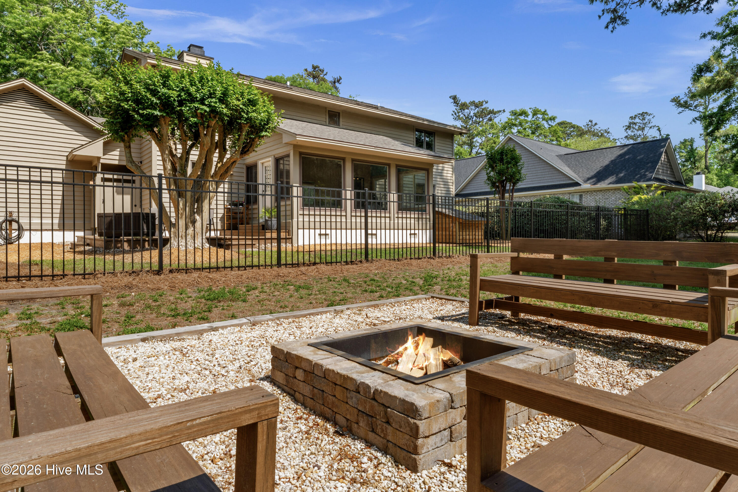 100569922 | Photo 58