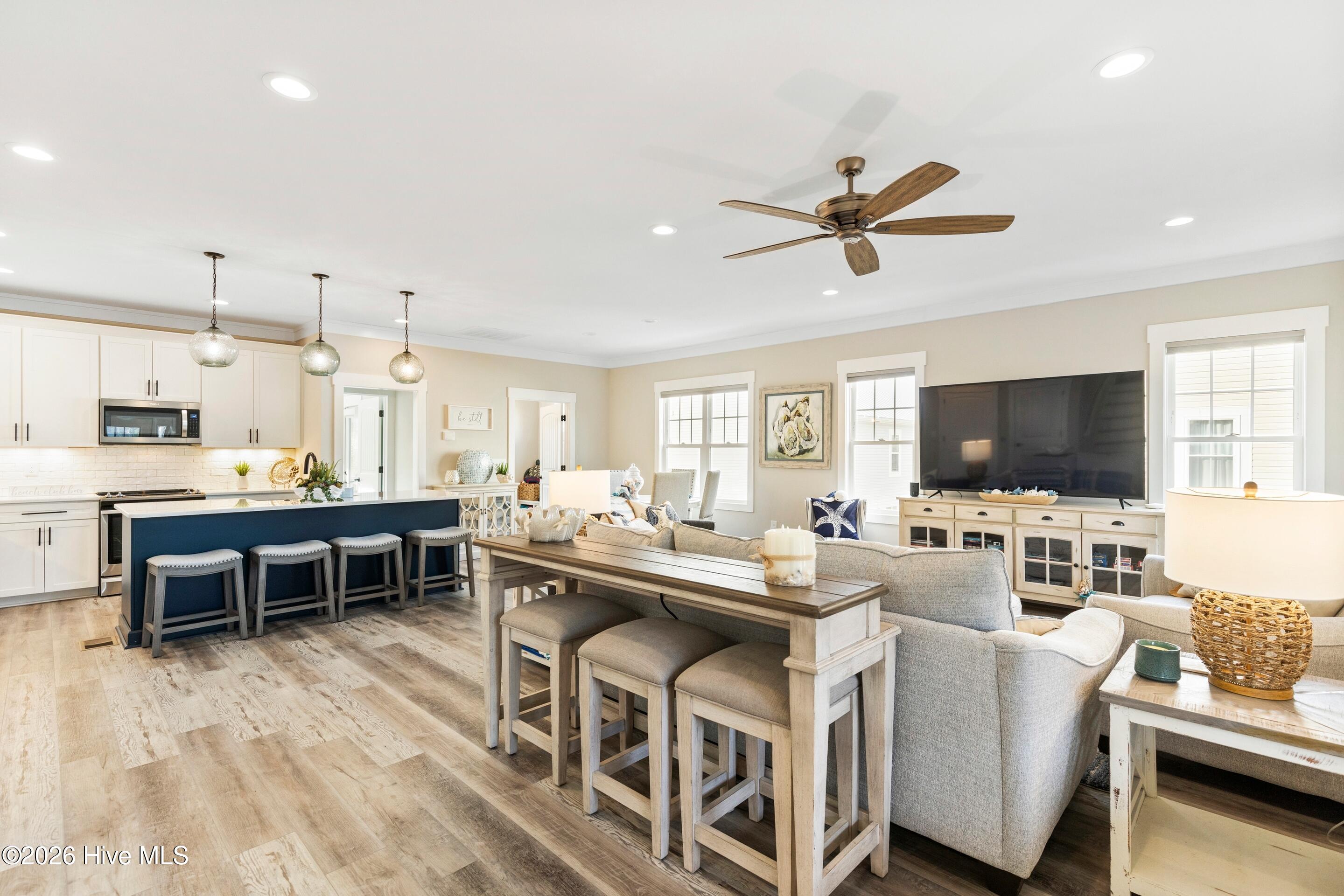 100548444 | Photo 29