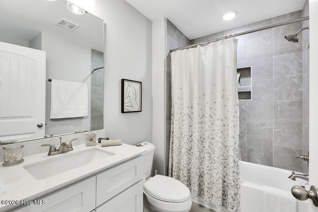 100548902 | Photo 26