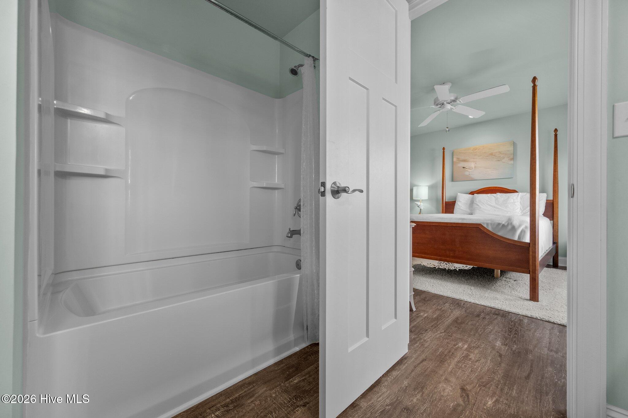 100548850 | Photo 31