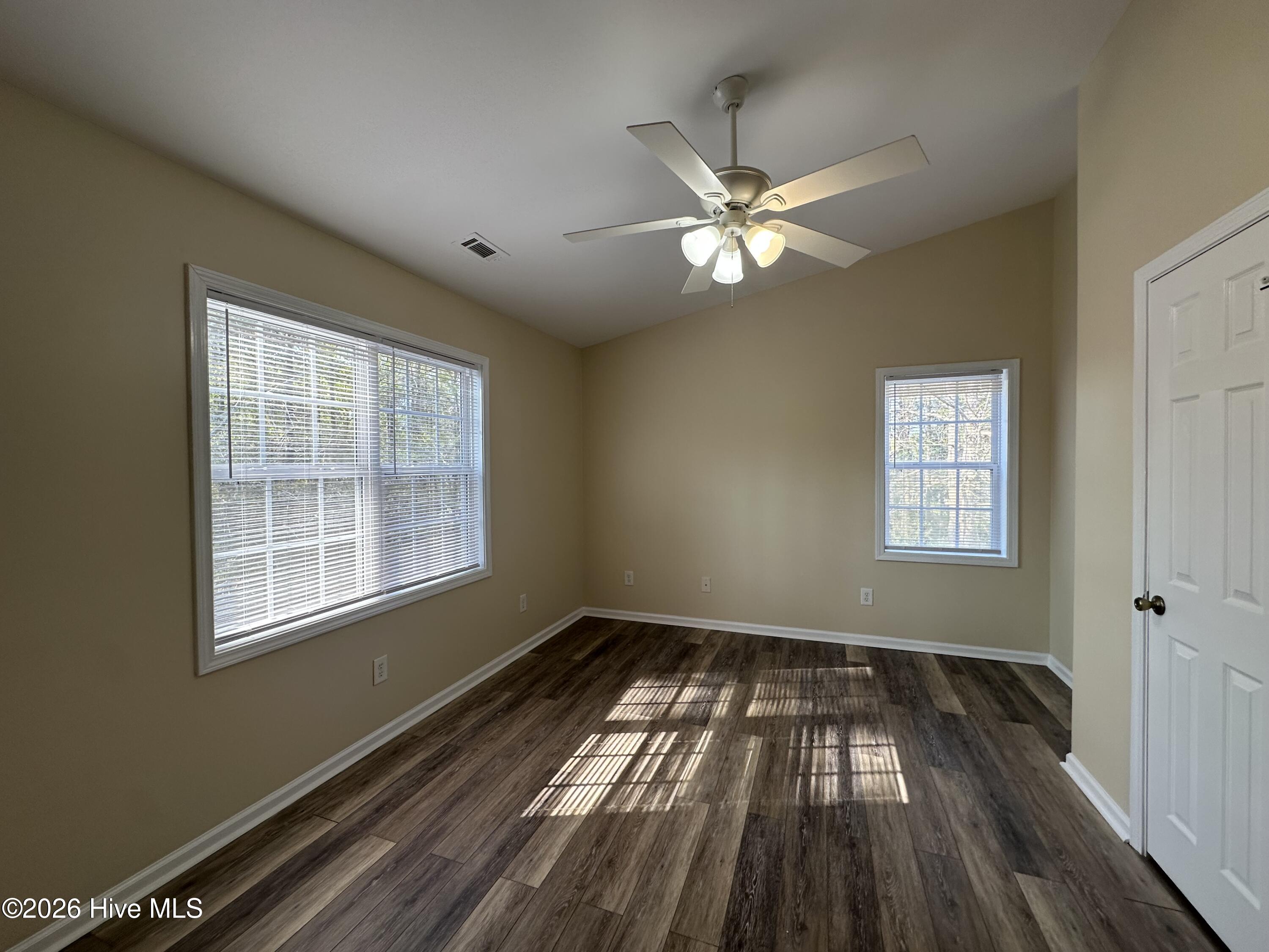 100564152 | Photo 22