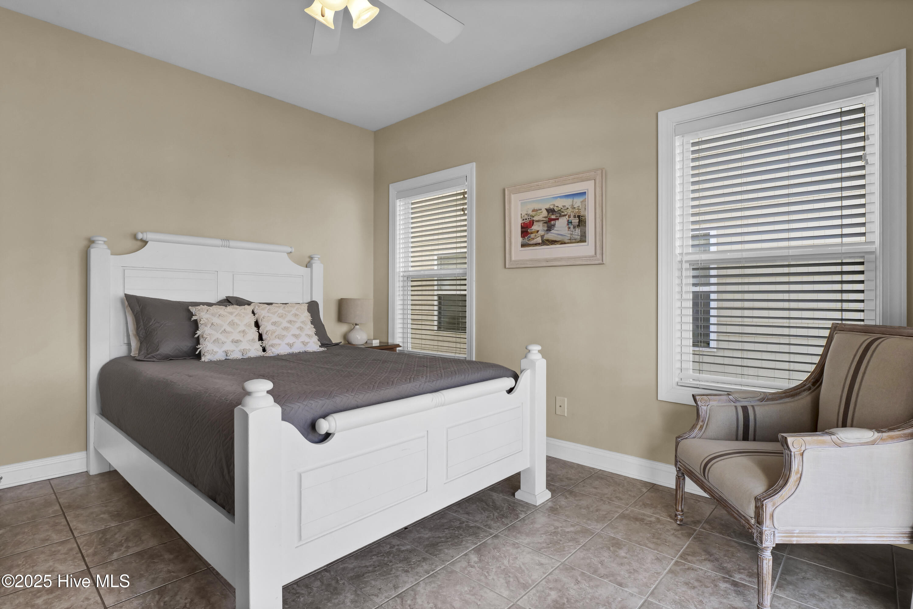 100535272 | Photo 30