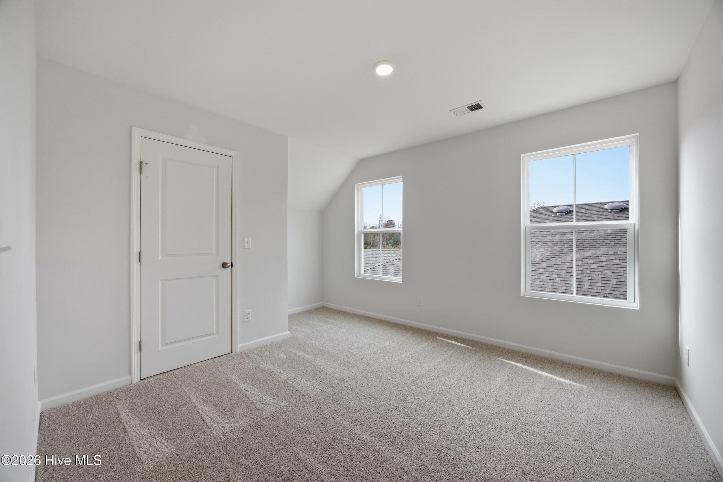 100546263 | Photo 14