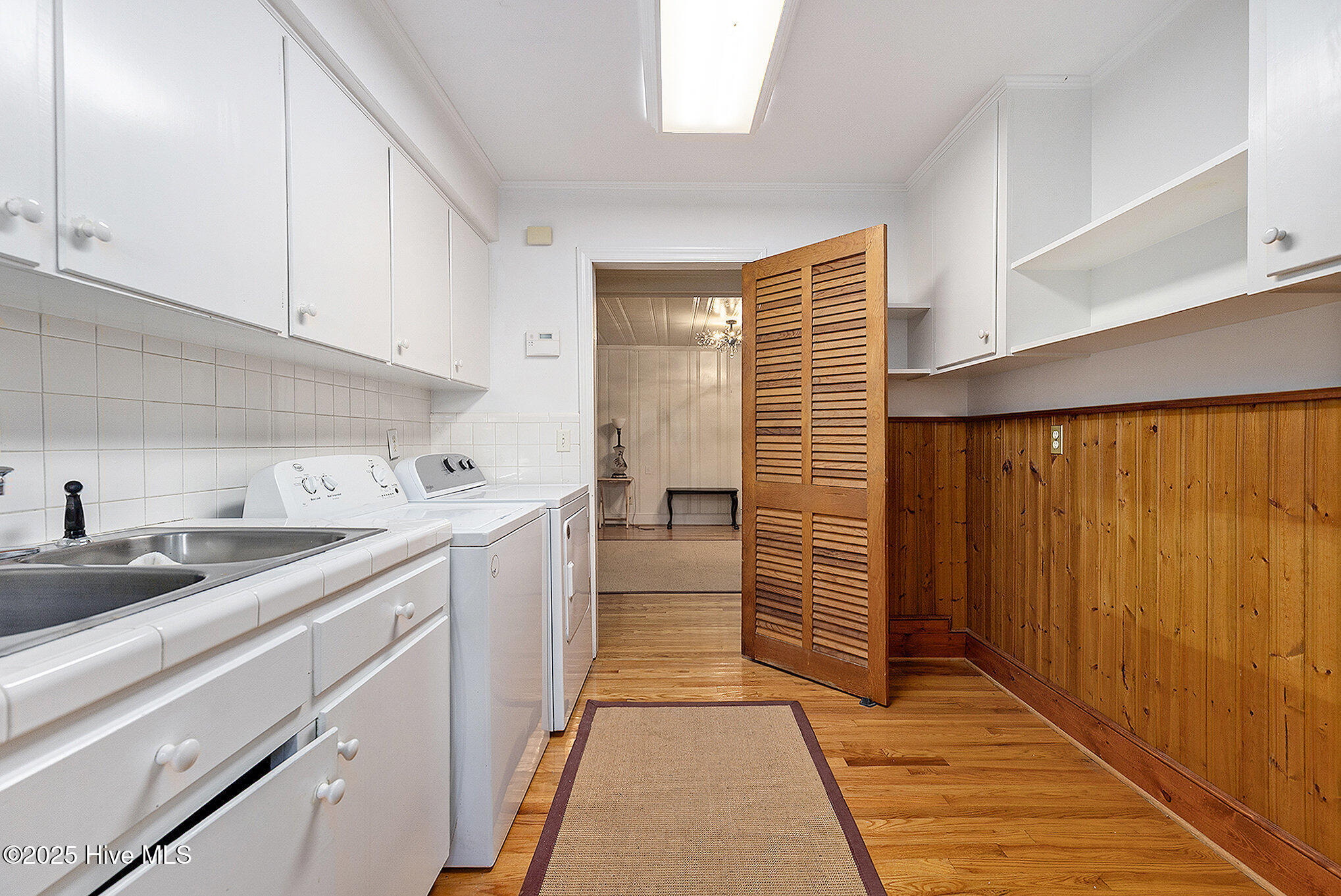 100537209 | Photo 16