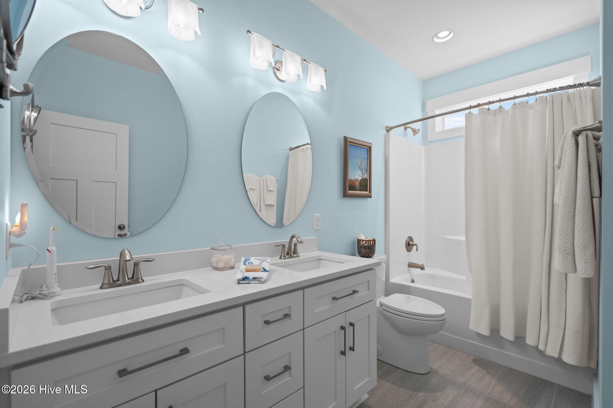 100546966 | Photo 34