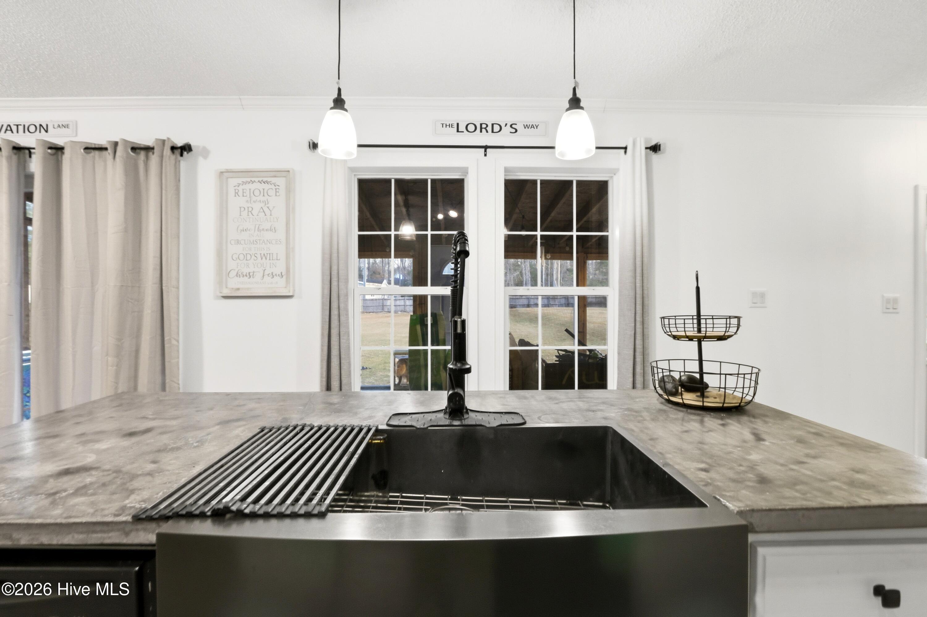 100548935 | Photo 20